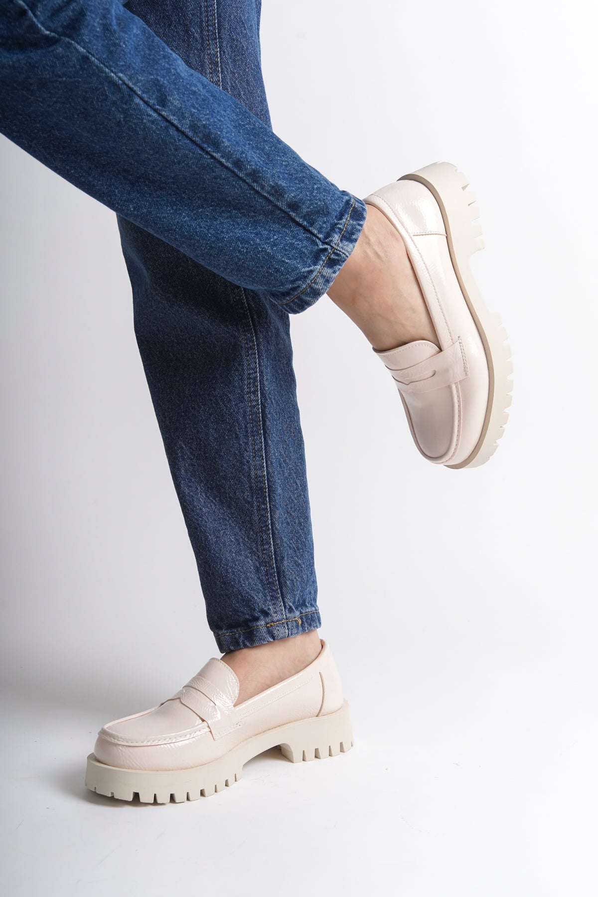 Trak Tabanlı Kadın Loafer