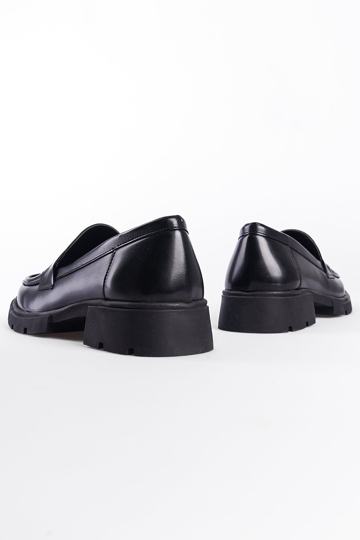 Elga Trak Tabanlı Püsküllü Kadın Loafer