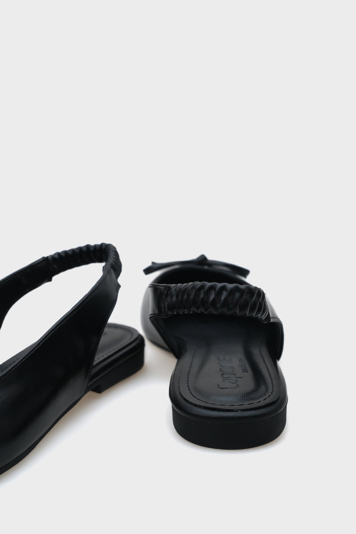 Arden Arkası Açık Küt Burunlu Fiyonk Detaylı Arkası Lastikli Kadın Babet