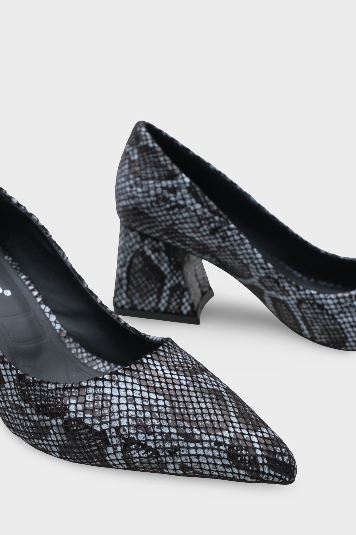 Sabrina Orta Topuklu Yumuşak Pedli Taban Kadın Ayakkabı