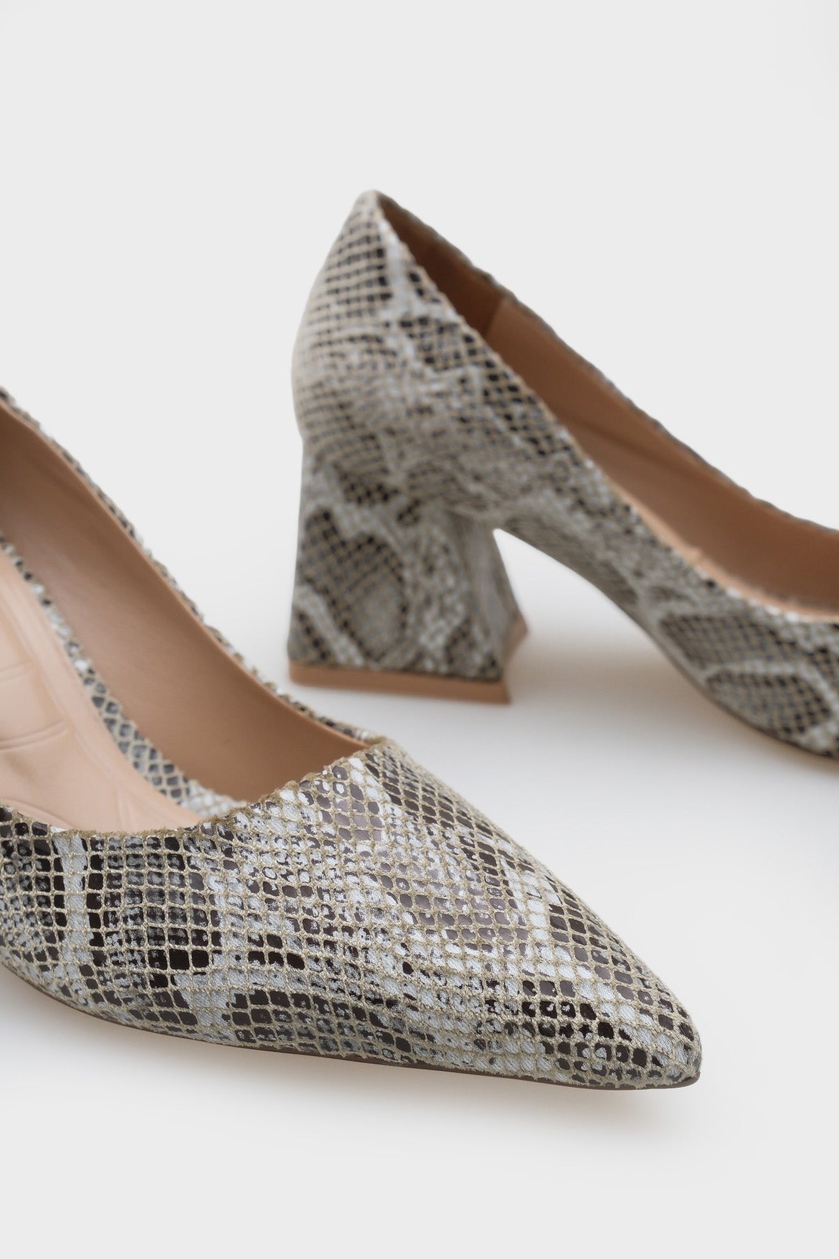 Sabrina Orta Topuklu Yumuşak Pedli Taban Kadın Ayakkabı