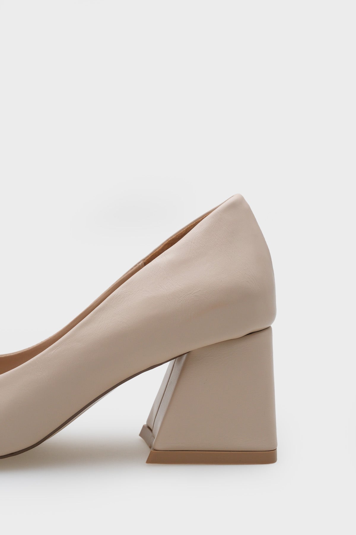 Orta Topuklu Yumuşak Pedli Taban Kadın Ayakkabı