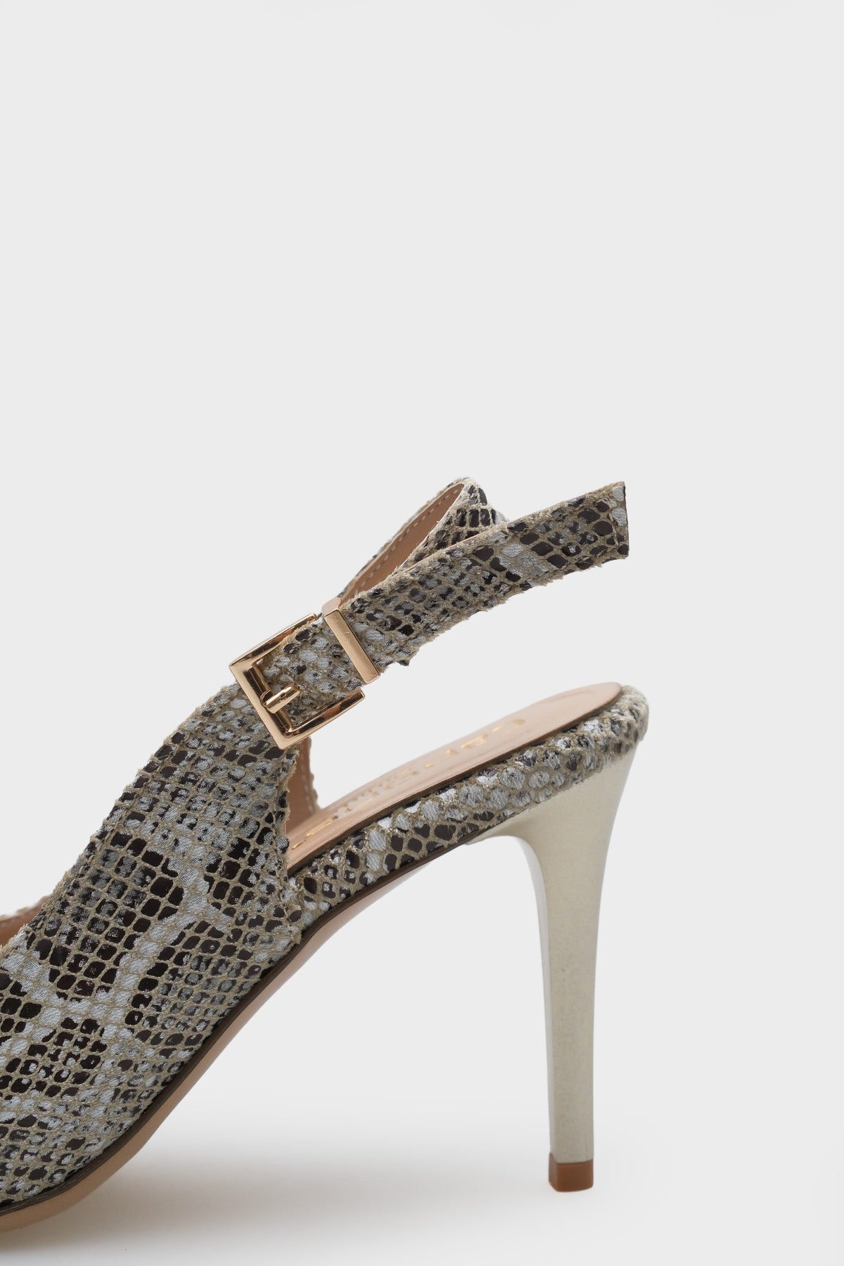 Sally Arkası Açık Orta Topuklu Yumuşak Pedli Taban Kadın Ayakkabı