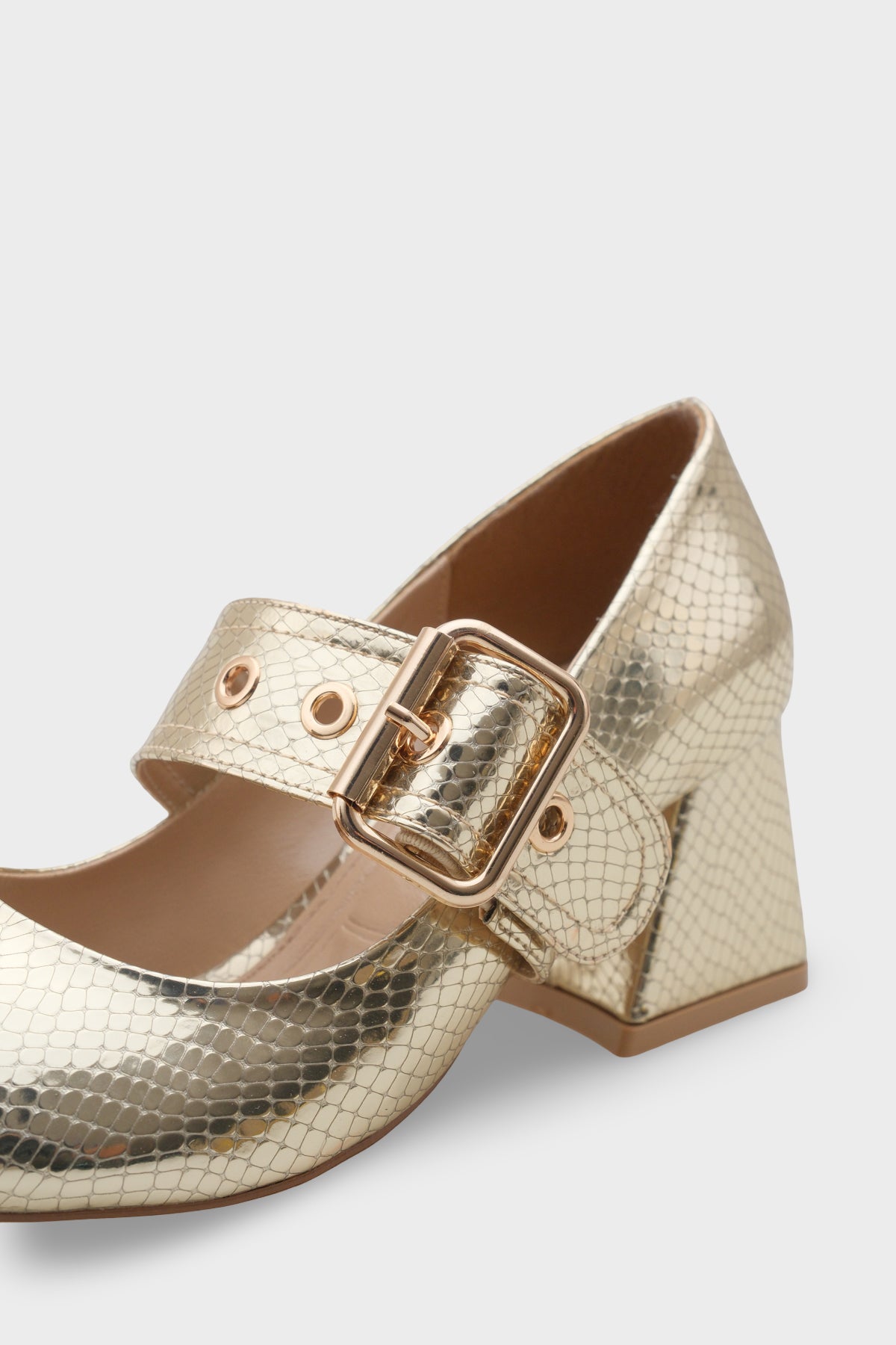 Catherin Sivri Burunlu Kalın Orta Topuklu Bantlı Kadın Ayakkabı