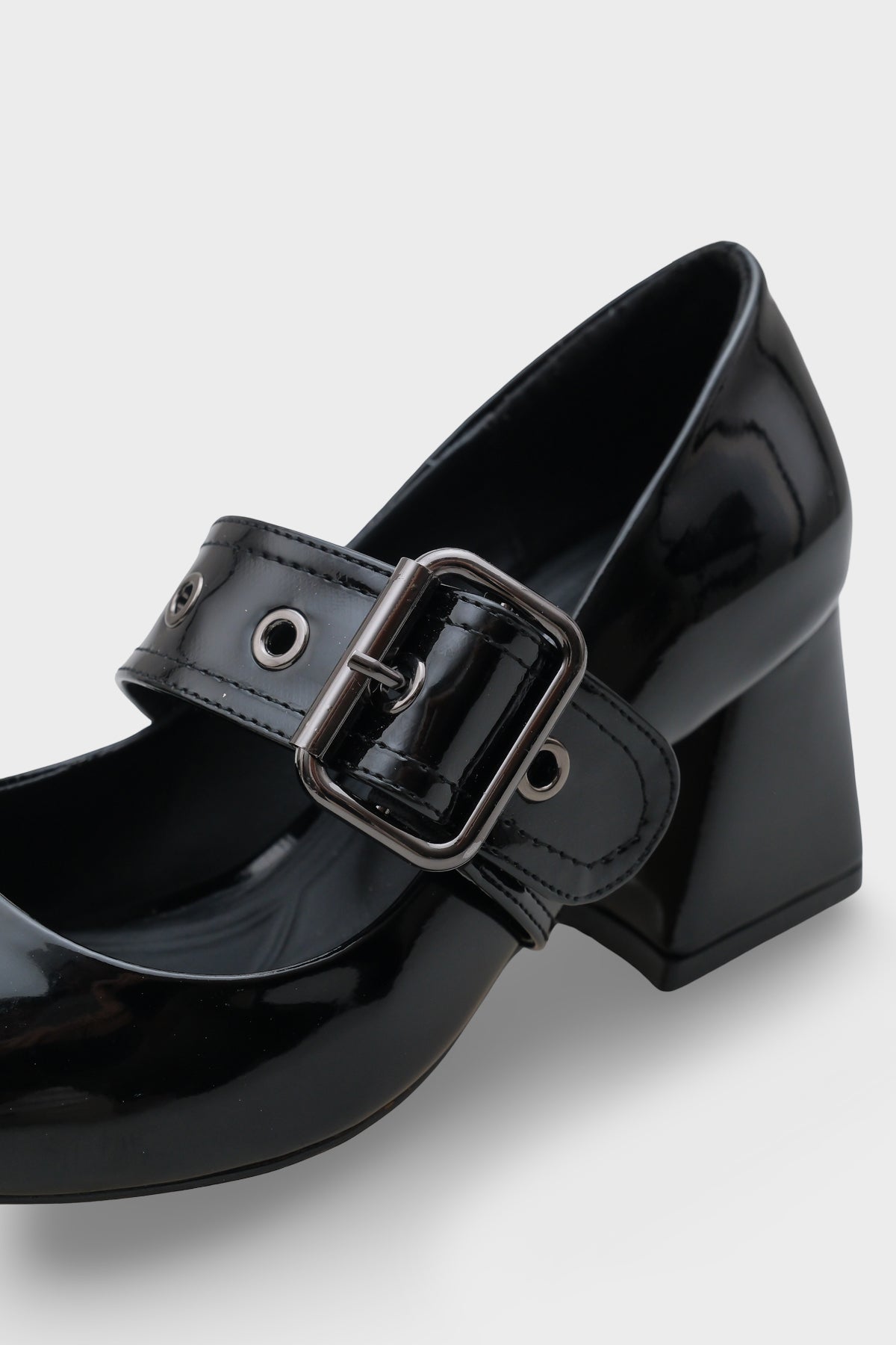 Catherin Sivri Burunlu Kalın Orta Topuklu Bantlı Kadın Ayakkabı