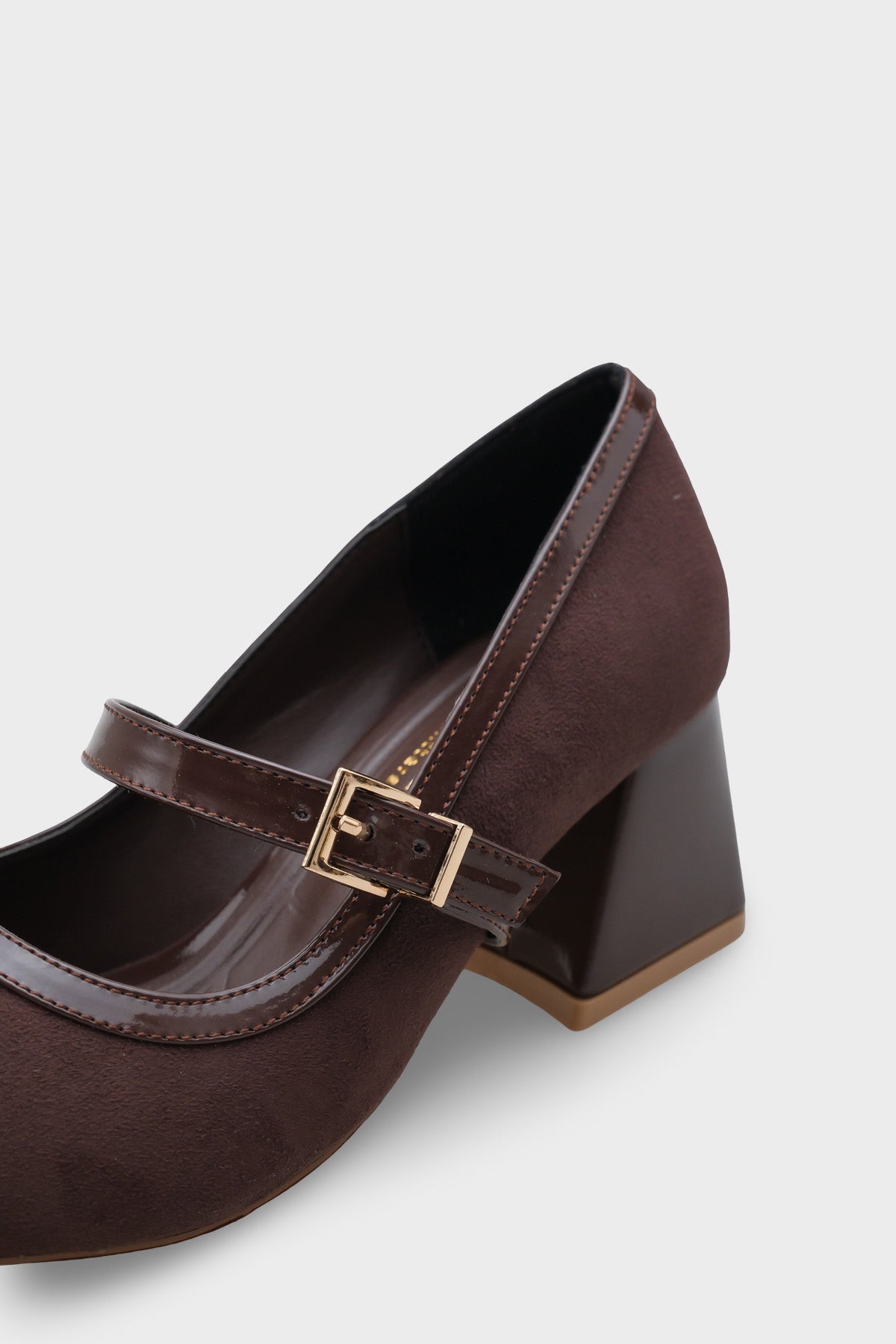 Susann Sivri Burunlu Kalın Orta Topuklu Bantlı Suni Süet Kadın Ayakkabı