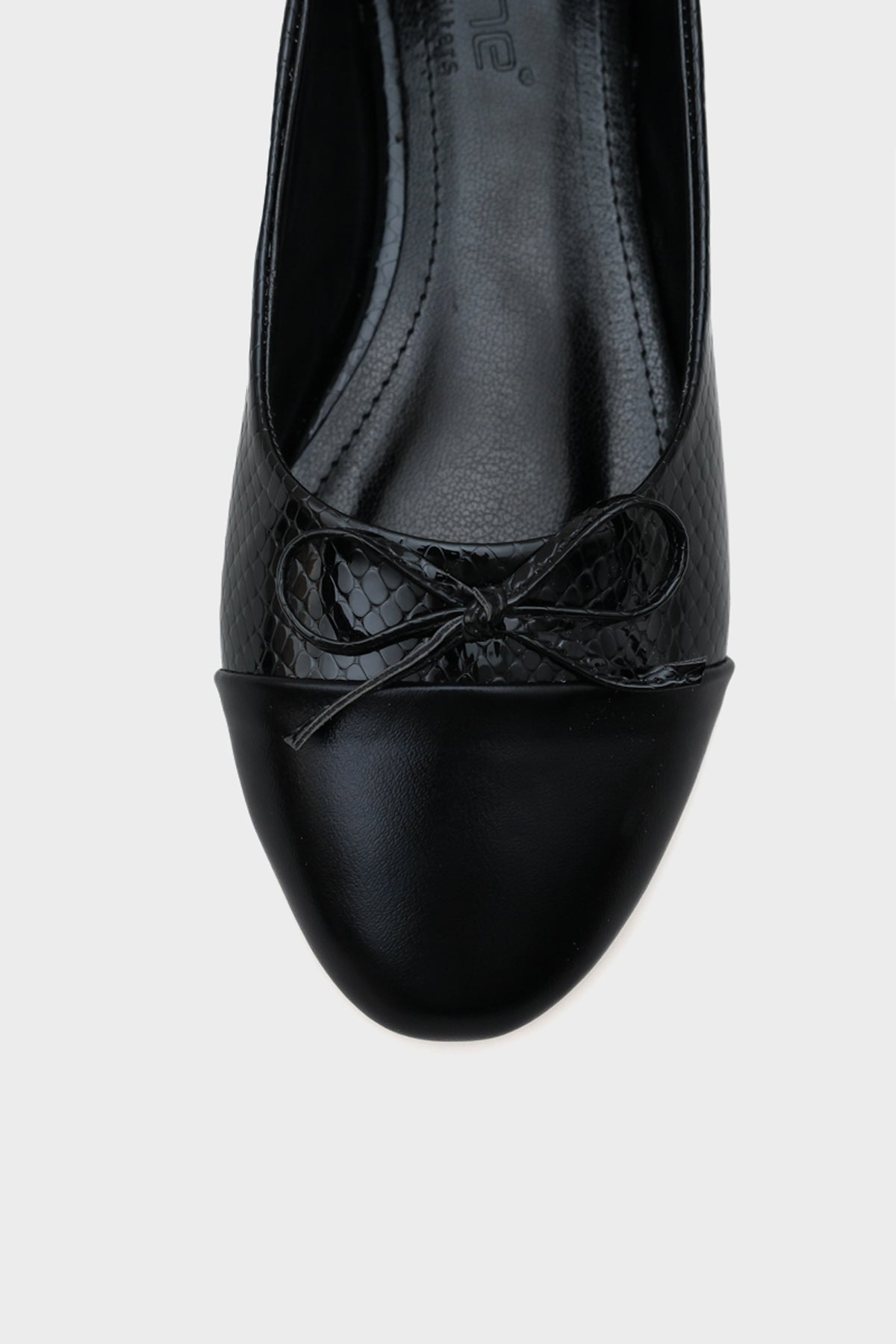 Asia Yuvarlak Burunlu İki Parçalı Kadın Babet