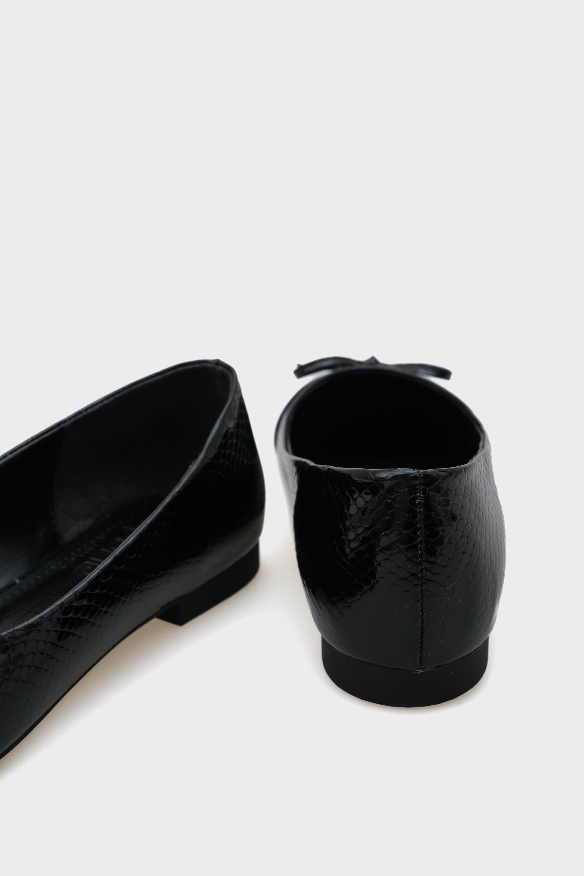 Asia Yuvarlak Burunlu İki Parçalı Kadın Babet