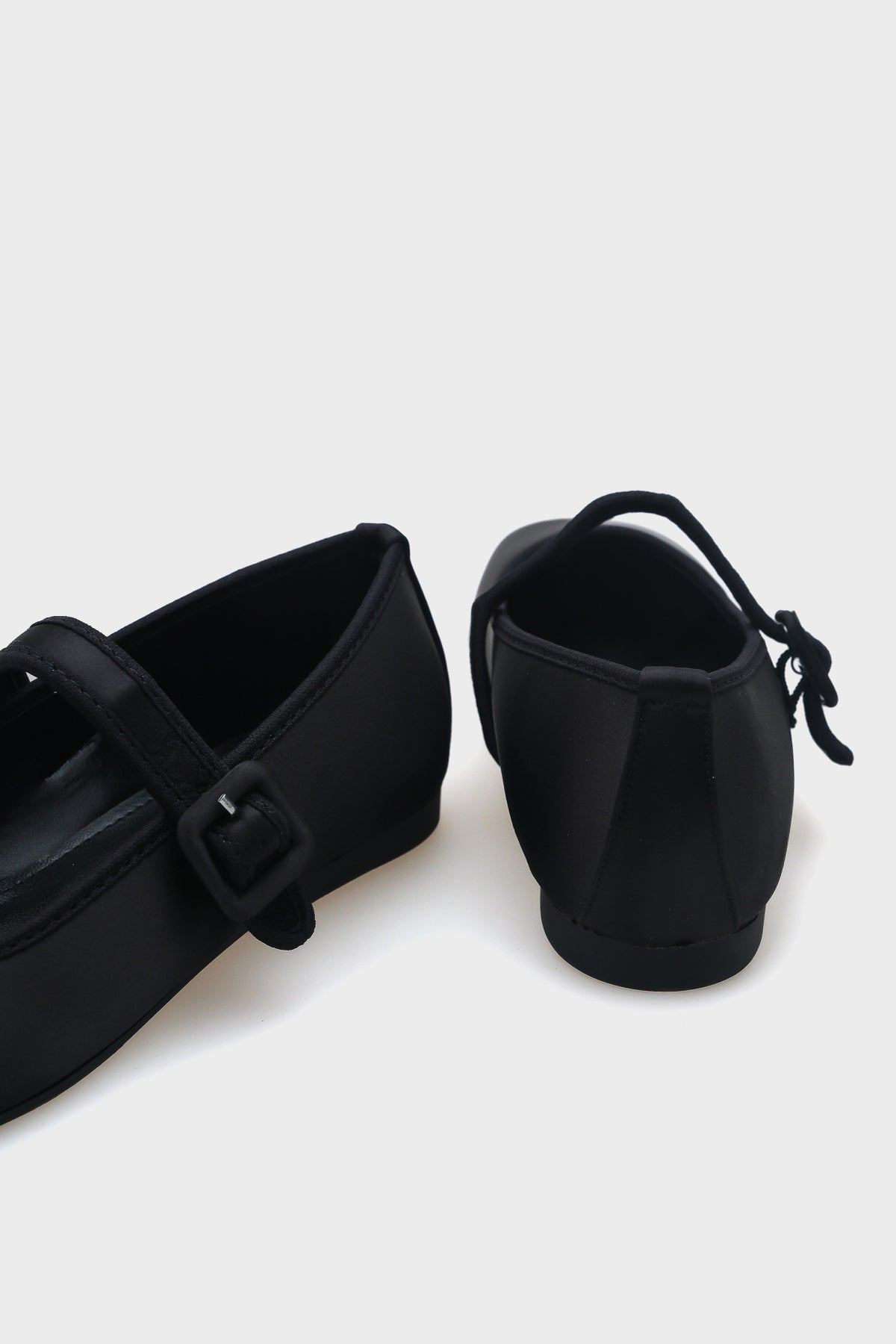 Aster Tek Bantlı Tokalı Kadın Babet