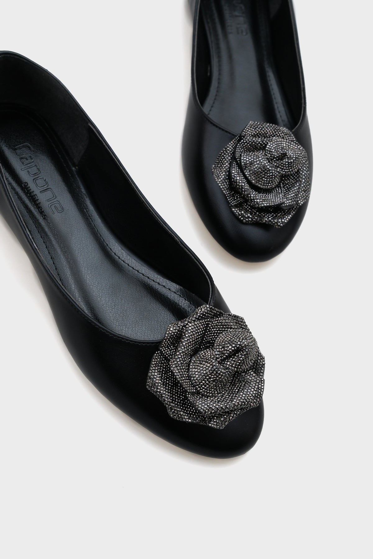 Audrey Yuvarlak Burunlu Taşlı Çiçekli Kadın Babet