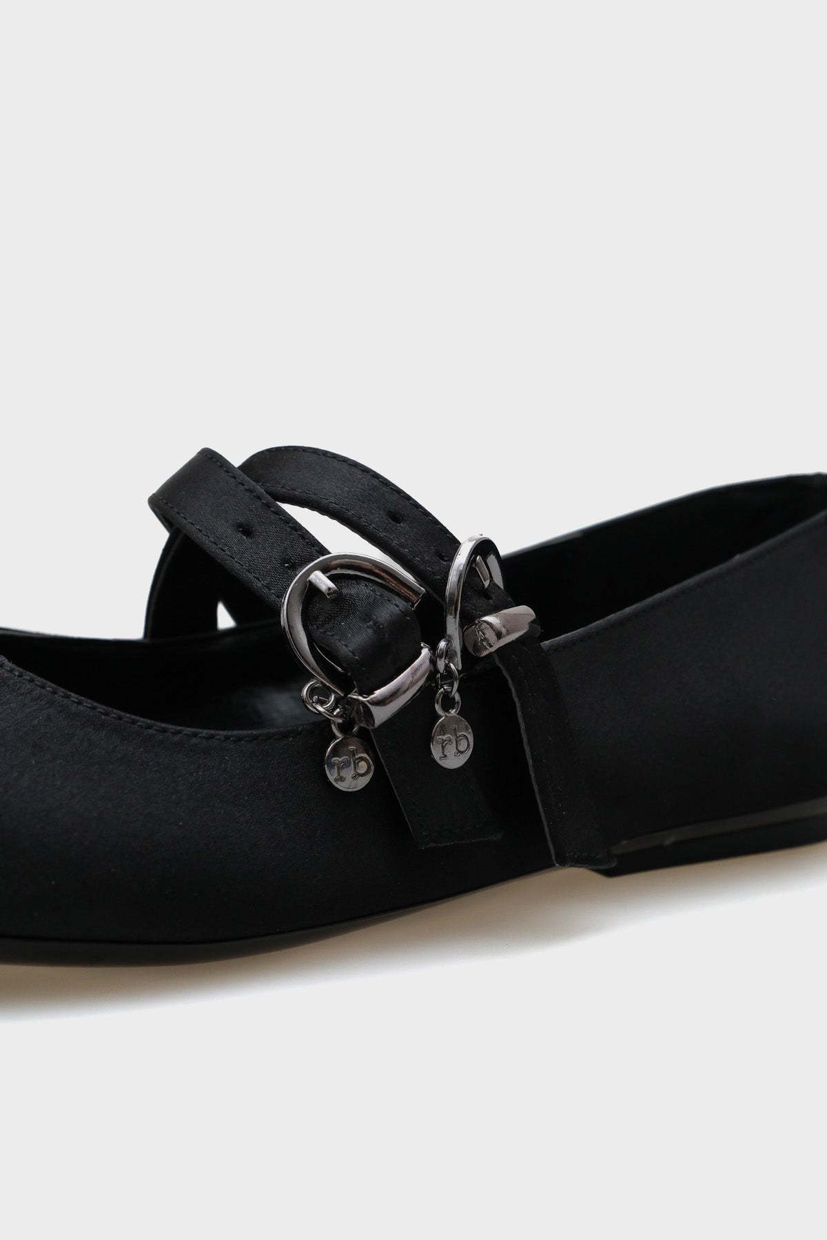 Azalea Çift Bantlı Tokalı Babet