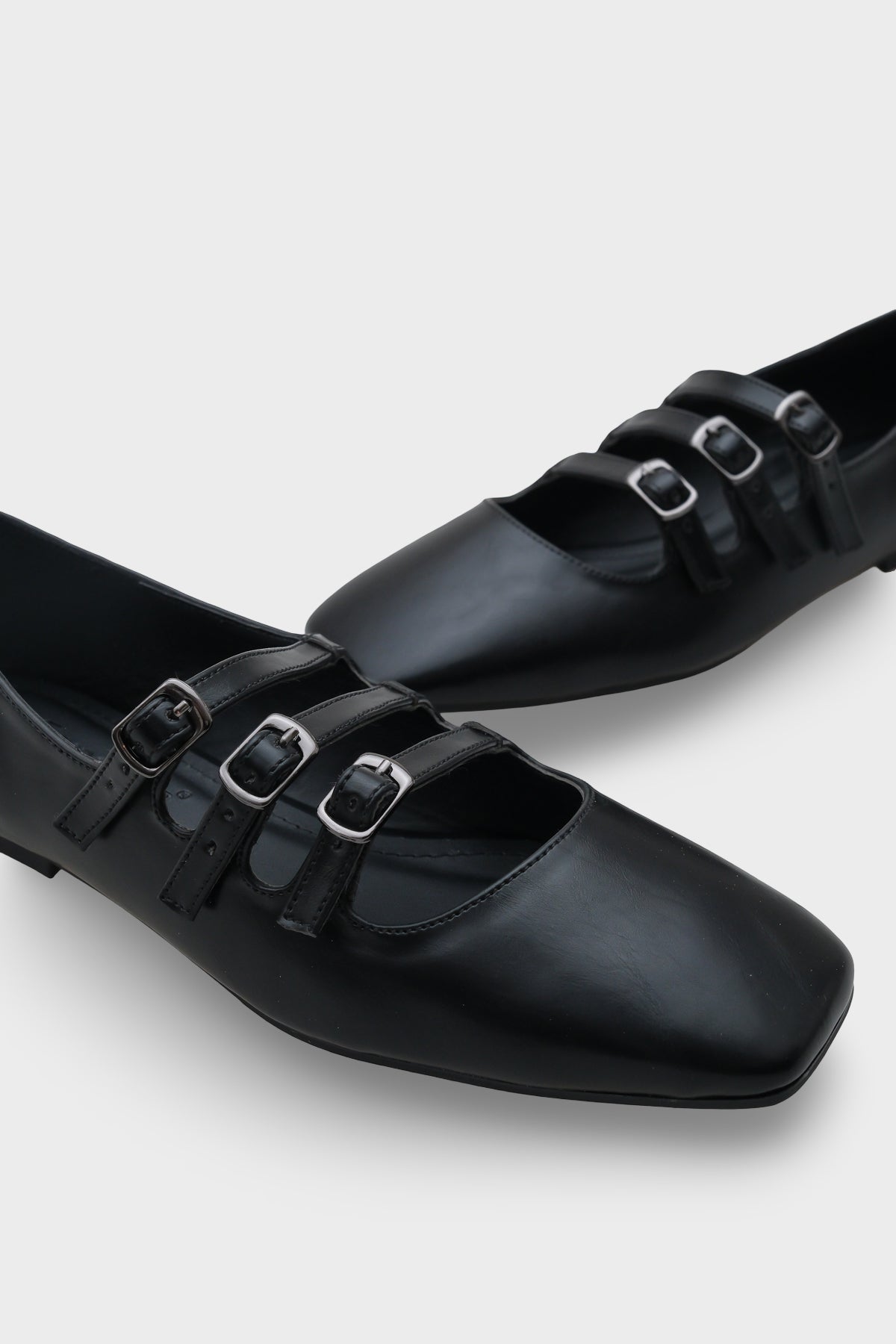 Marcelle Küt Burunlu Üç Tokalı Bantlı Kadın Babet