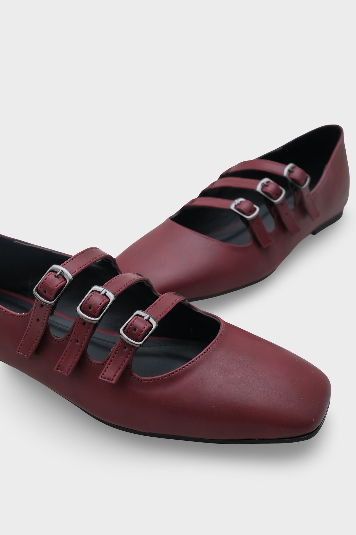 Marcelle Küt Burunlu Üç Tokalı Bantlı Kadın Babet