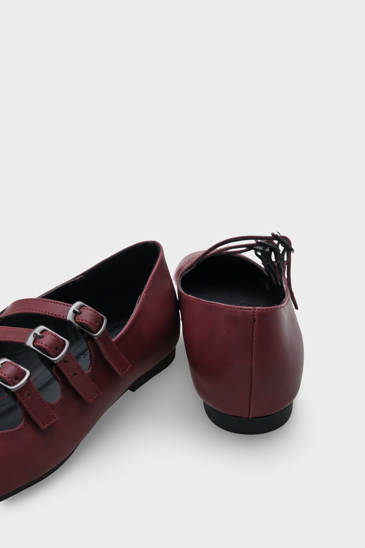 Marcelle Küt Burunlu Üç Tokalı Bantlı Kadın Babet