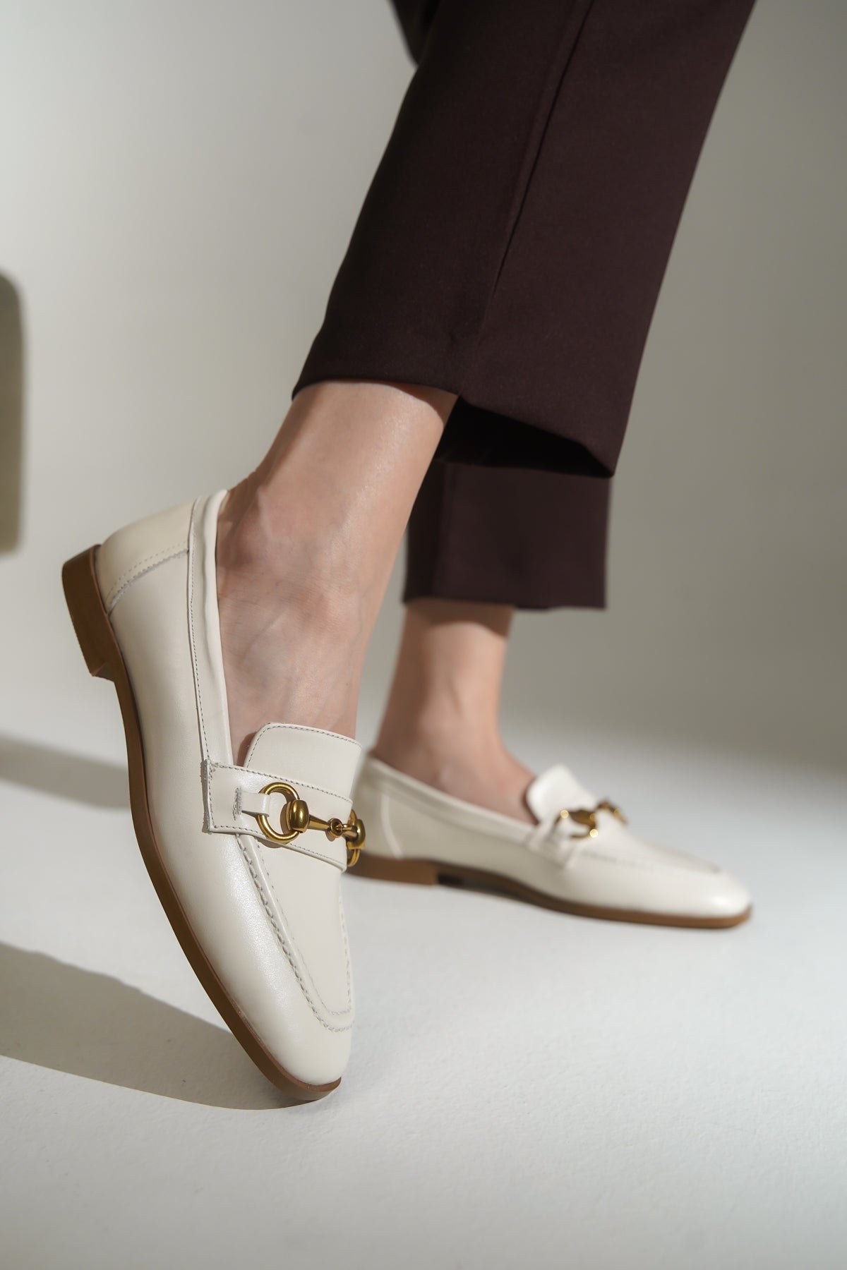 Carly Hakiki Deri Metal Tokalı Kadın Loafer Ayakkabı