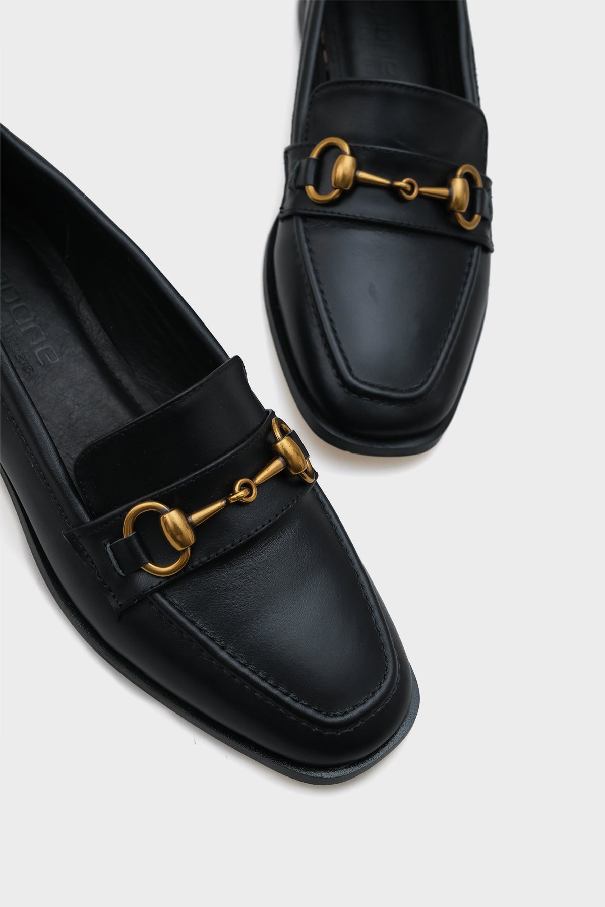 Carly Hakiki Deri Metal Tokalı Kadın Loafer Ayakkabı