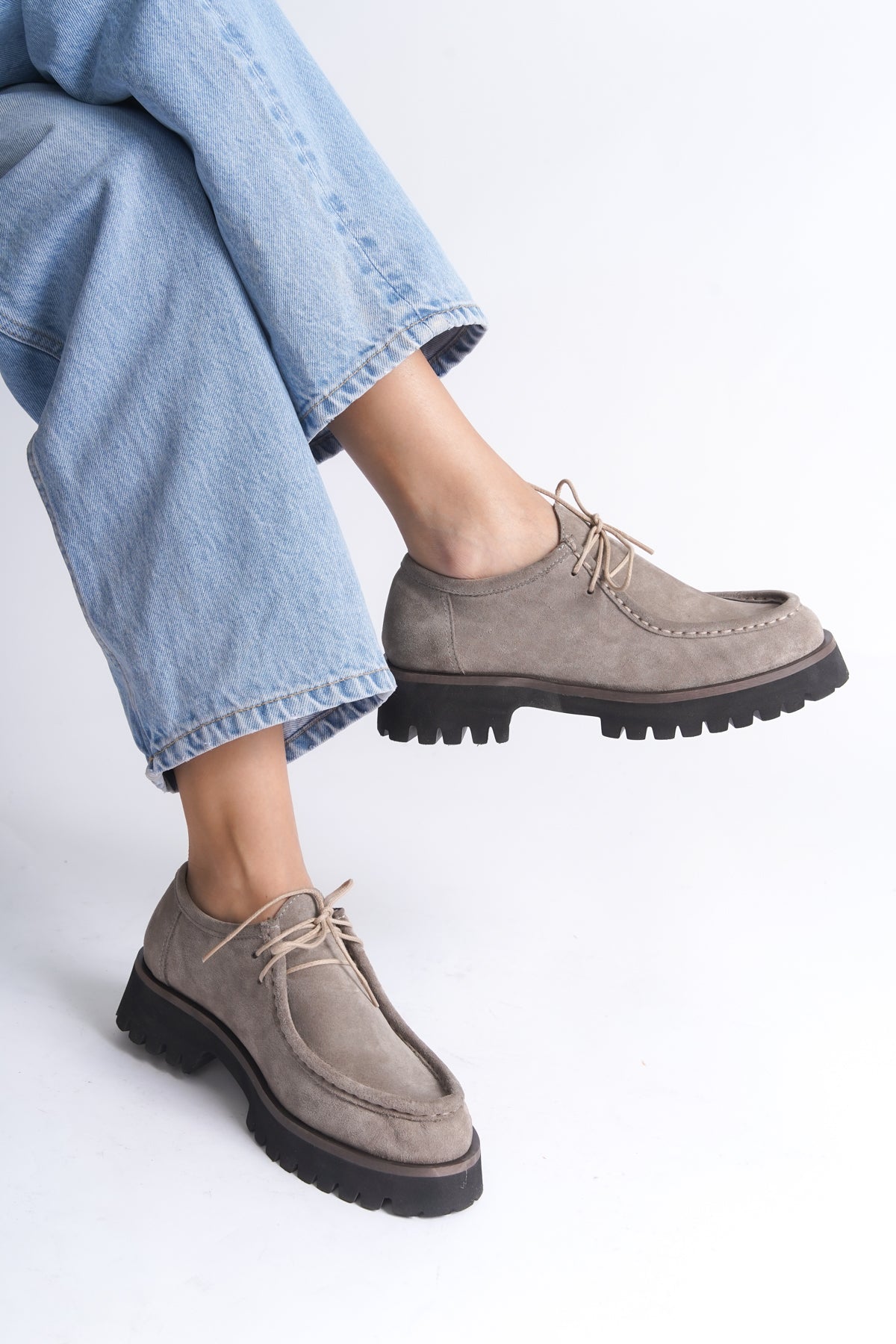 Hakiki Süet Deri Bağcıklı Kadın Loafer