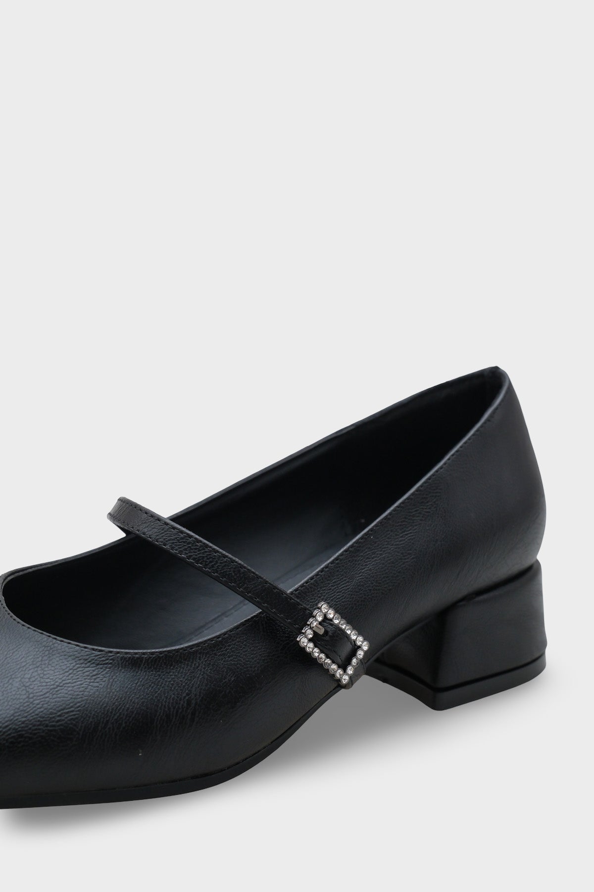 Küt Burunlu Kısa Topuklu Bantlı Mary Jane Kadın Ayakkabı