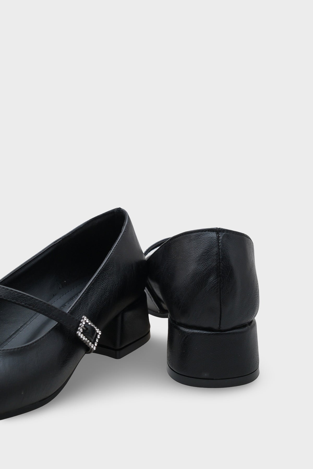 Küt Burunlu Kısa Topuklu Bantlı Mary Jane Kadın Ayakkabı
