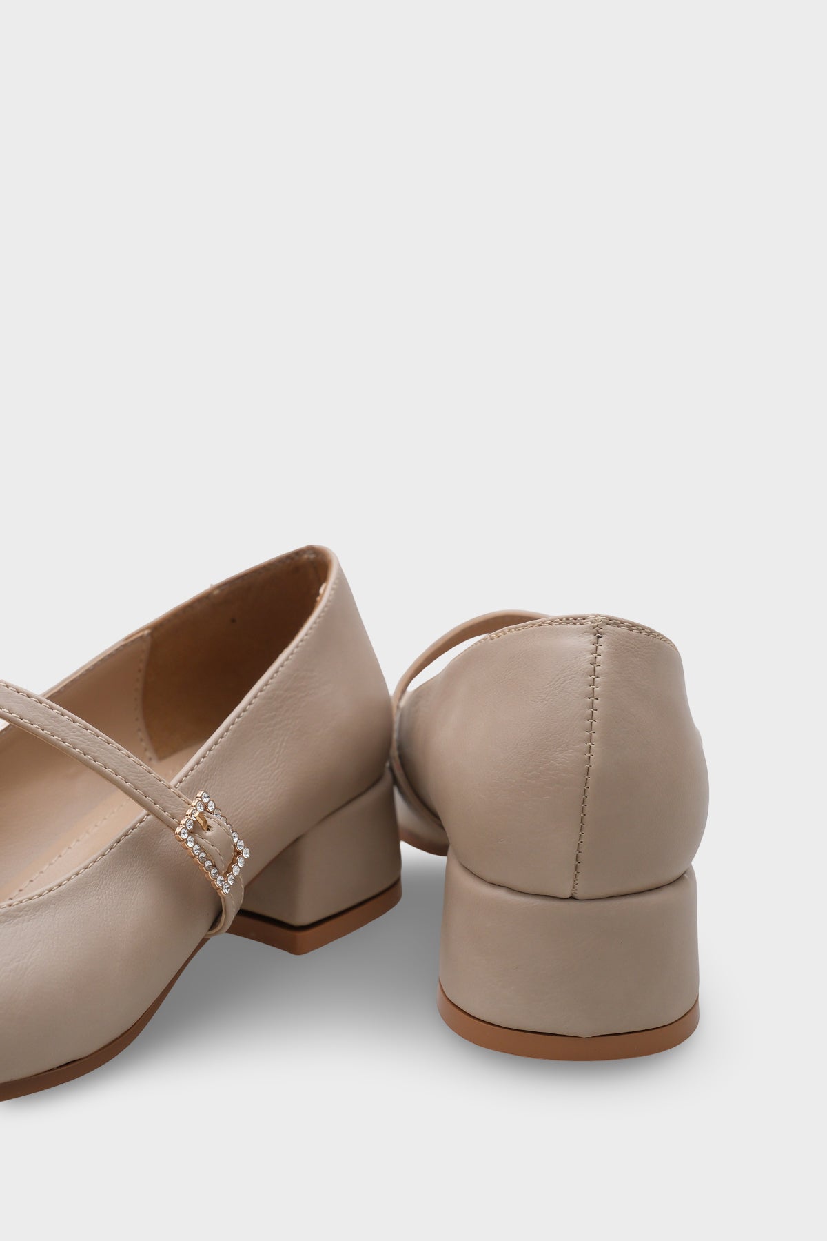 Küt Burunlu Kısa Topuklu Bantlı Mary Jane Kadın Ayakkabı