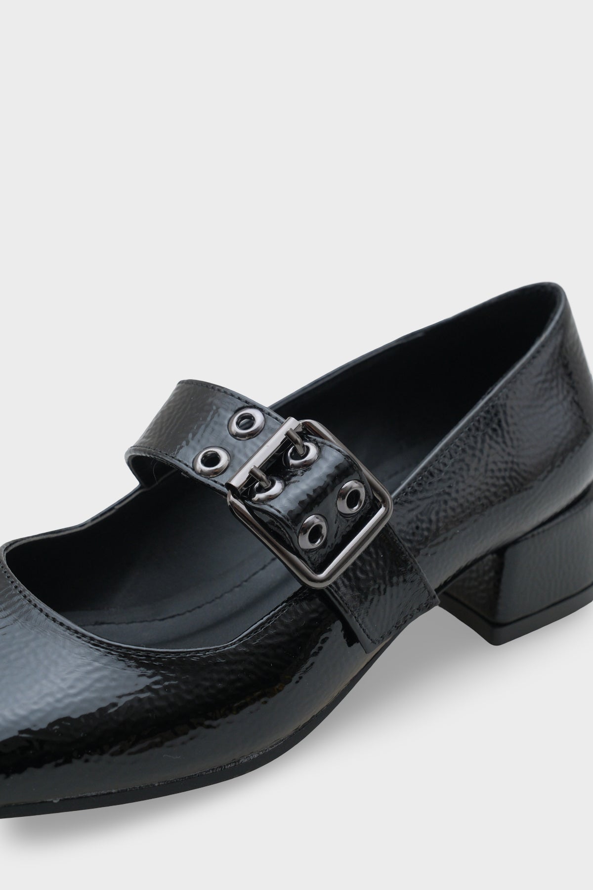 Keri Küt Burunlu Kısa Topuklu Bantlı Mary Jane Kadın Ayakkabı