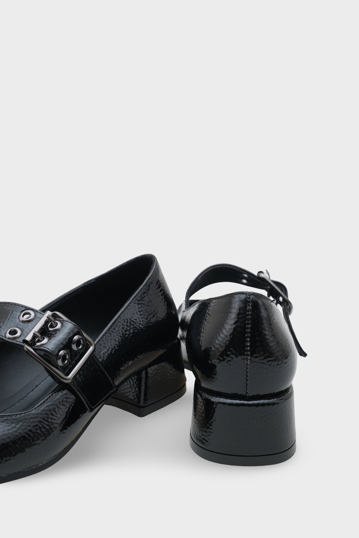 Keri Küt Burunlu Kısa Topuklu Bantlı Mary Jane Kadın Ayakkabı