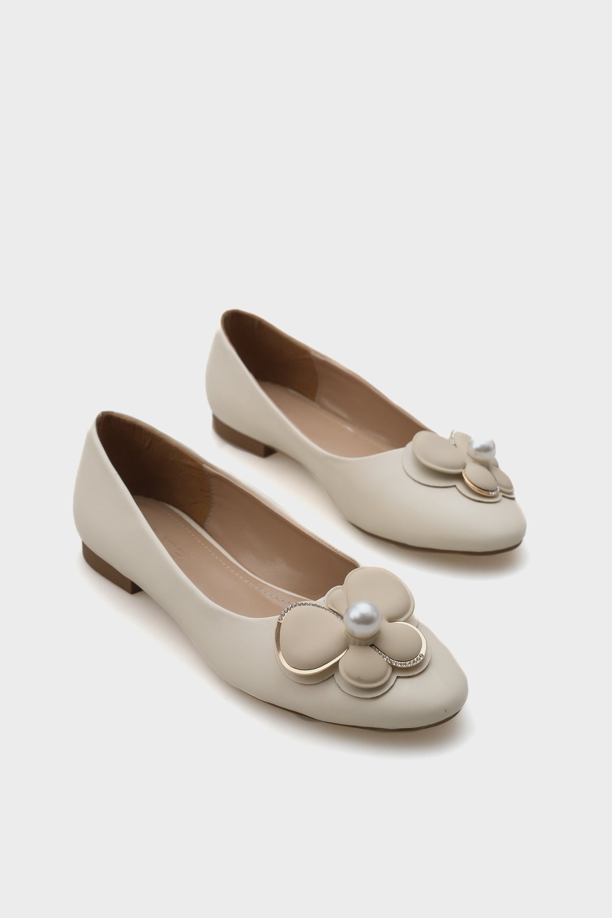 Blanca İncili Çiçekli Aksesuarlı Kadın Babet