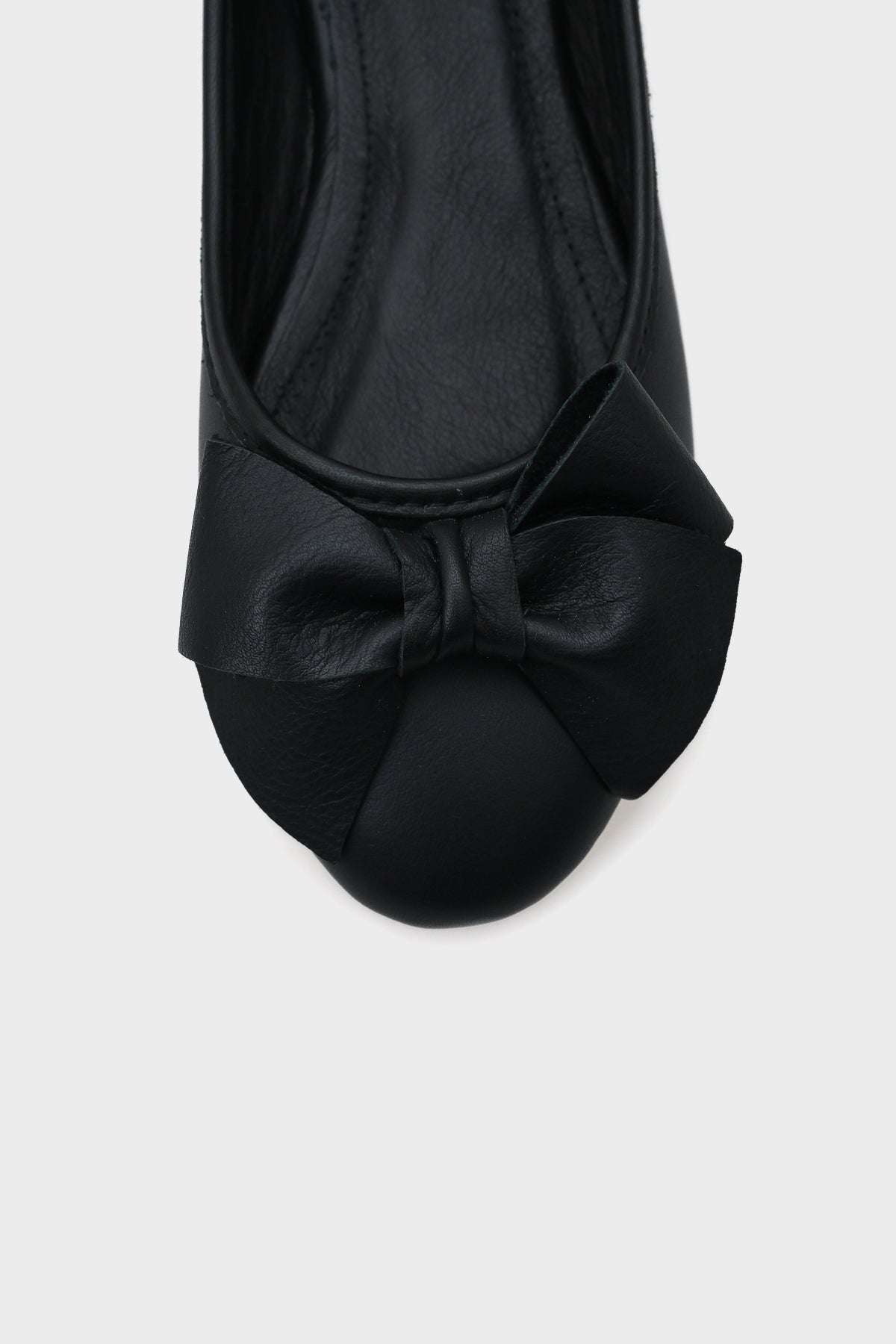 Bliss Kadın Hakiki Deri Fiyonk Aksesuarlı Babet