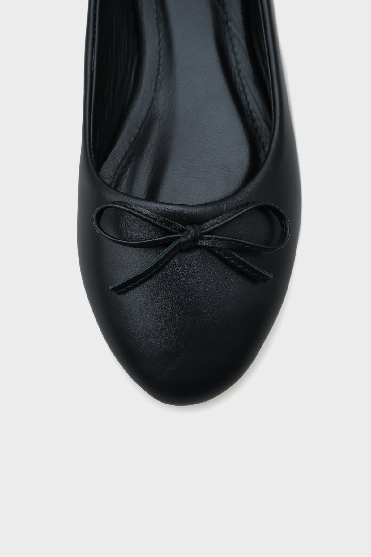 Bloom Hakiki Deri Fiyonklu Yuvarlak Burunlu Kadın Babet