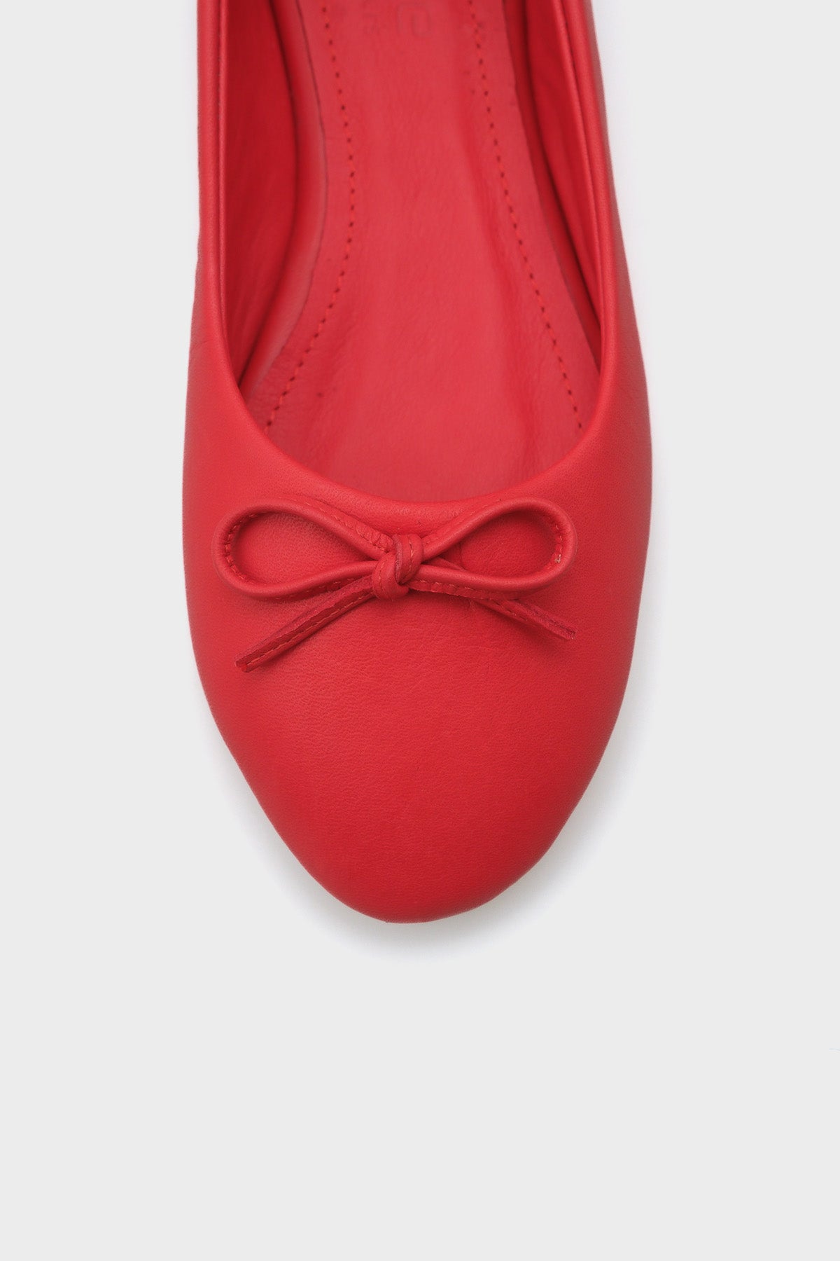 Bloom Hakiki Deri Fiyonklu Yuvarlak Burunlu Kadın Babet