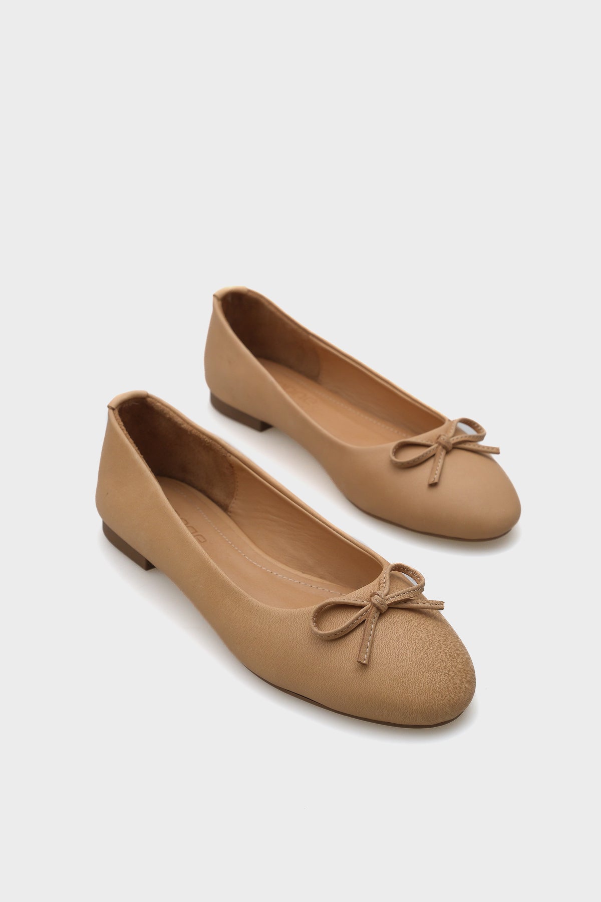 Bloom Hakiki Deri Fiyonklu Yuvarlak Burunlu Kadın Babet