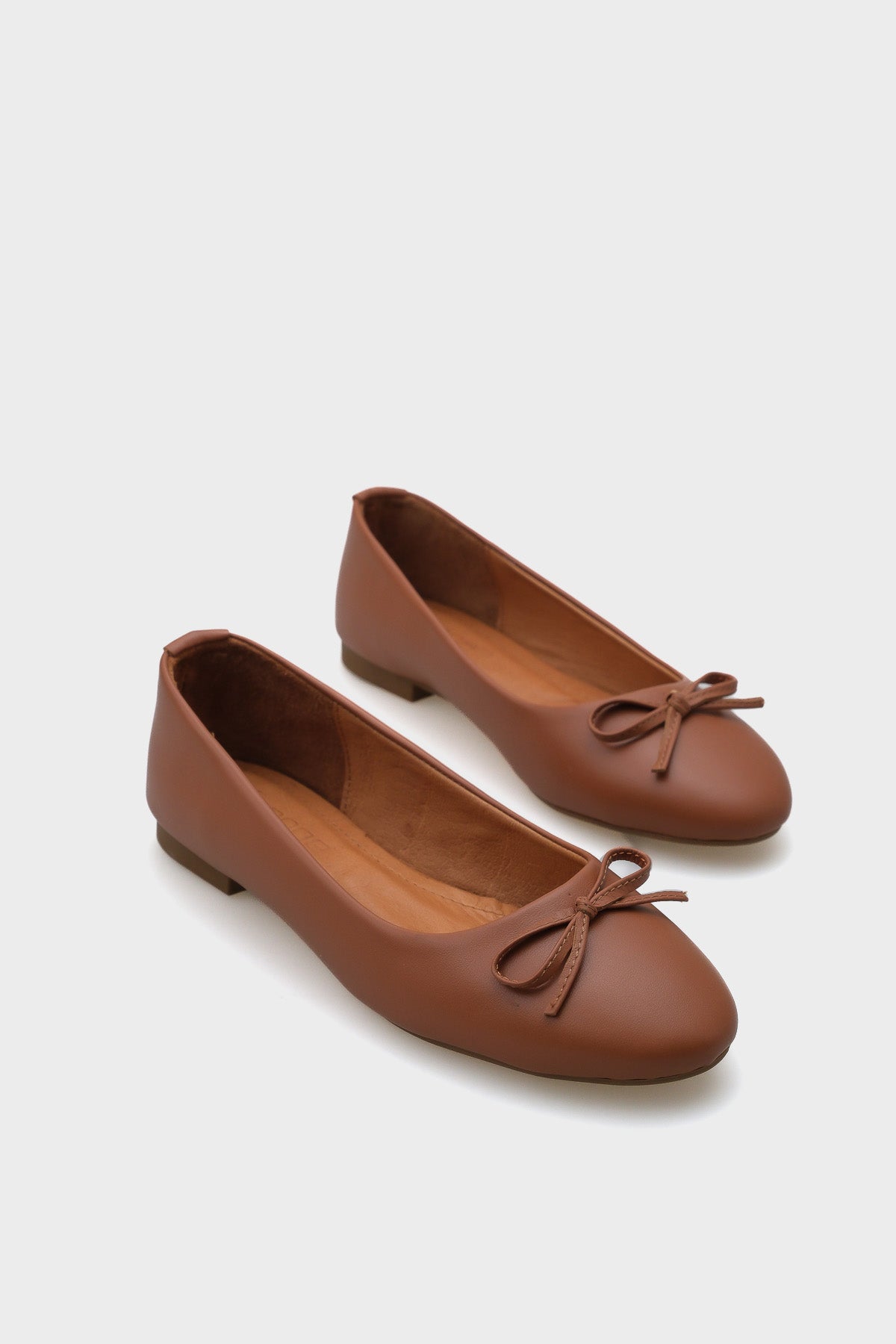 Bloom Hakiki Deri Fiyonklu Yuvarlak Burunlu Kadın Babet