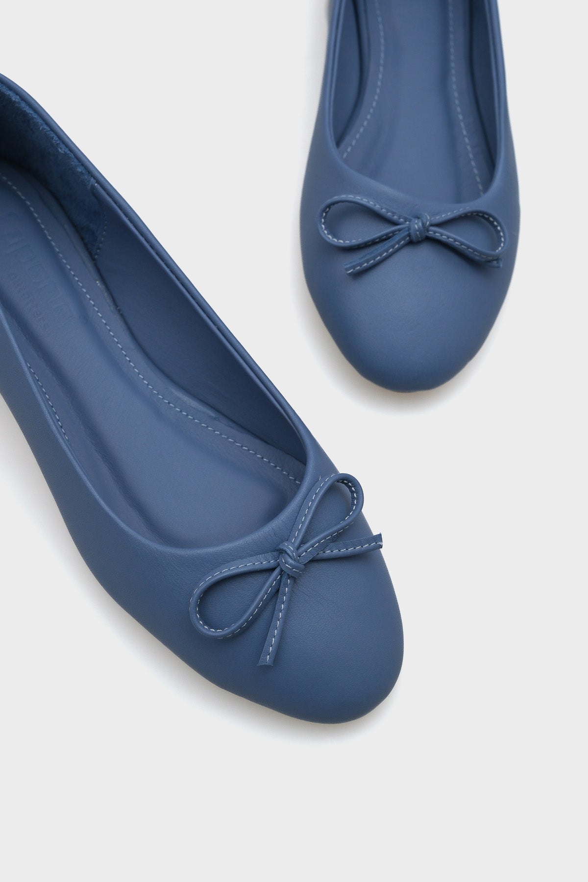 Bloom Hakiki Deri Fiyonklu Yuvarlak Burunlu Kadın Babet