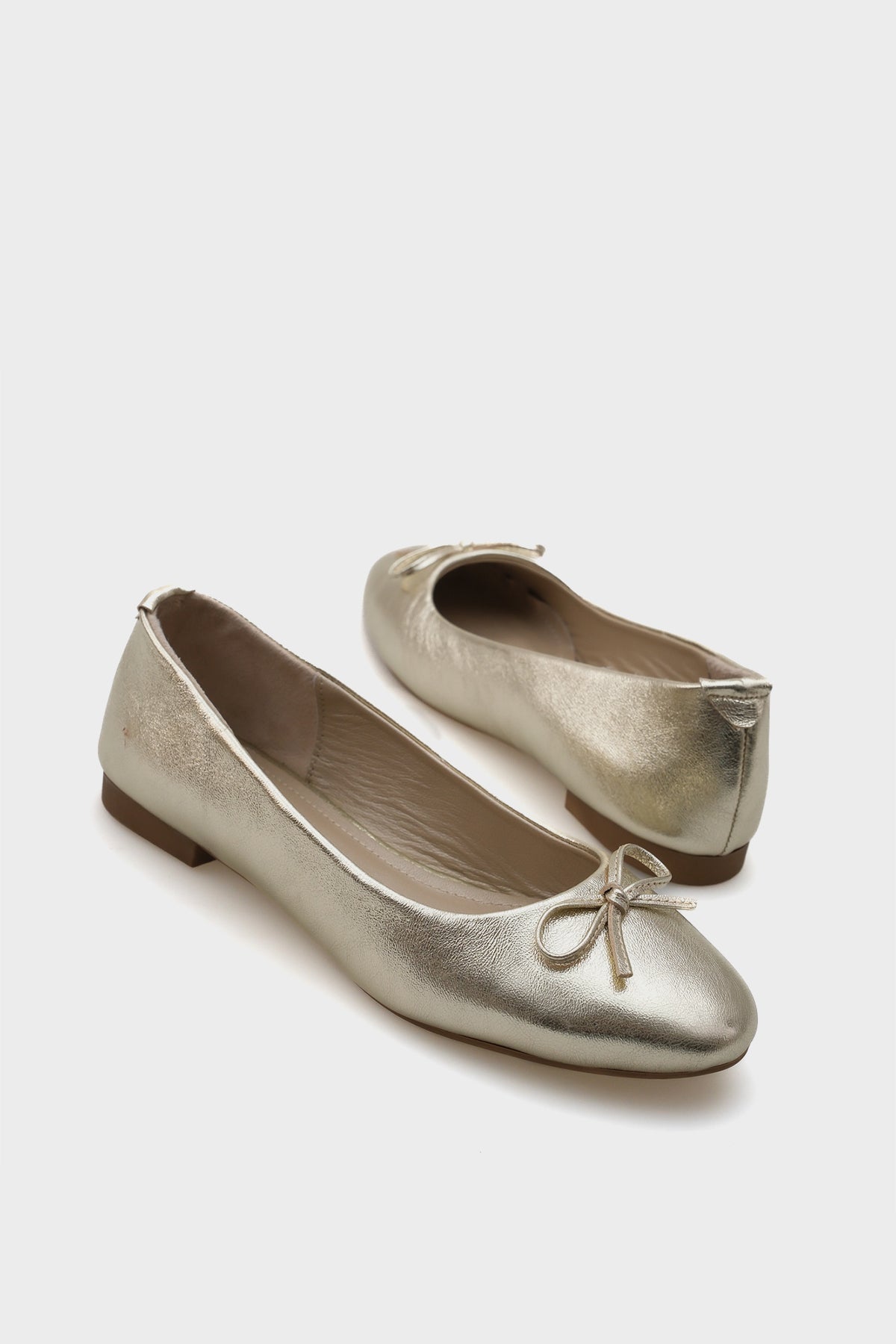 Bloom Hakiki Deri Fiyonklu Yuvarlak Burunlu Kadın Babet