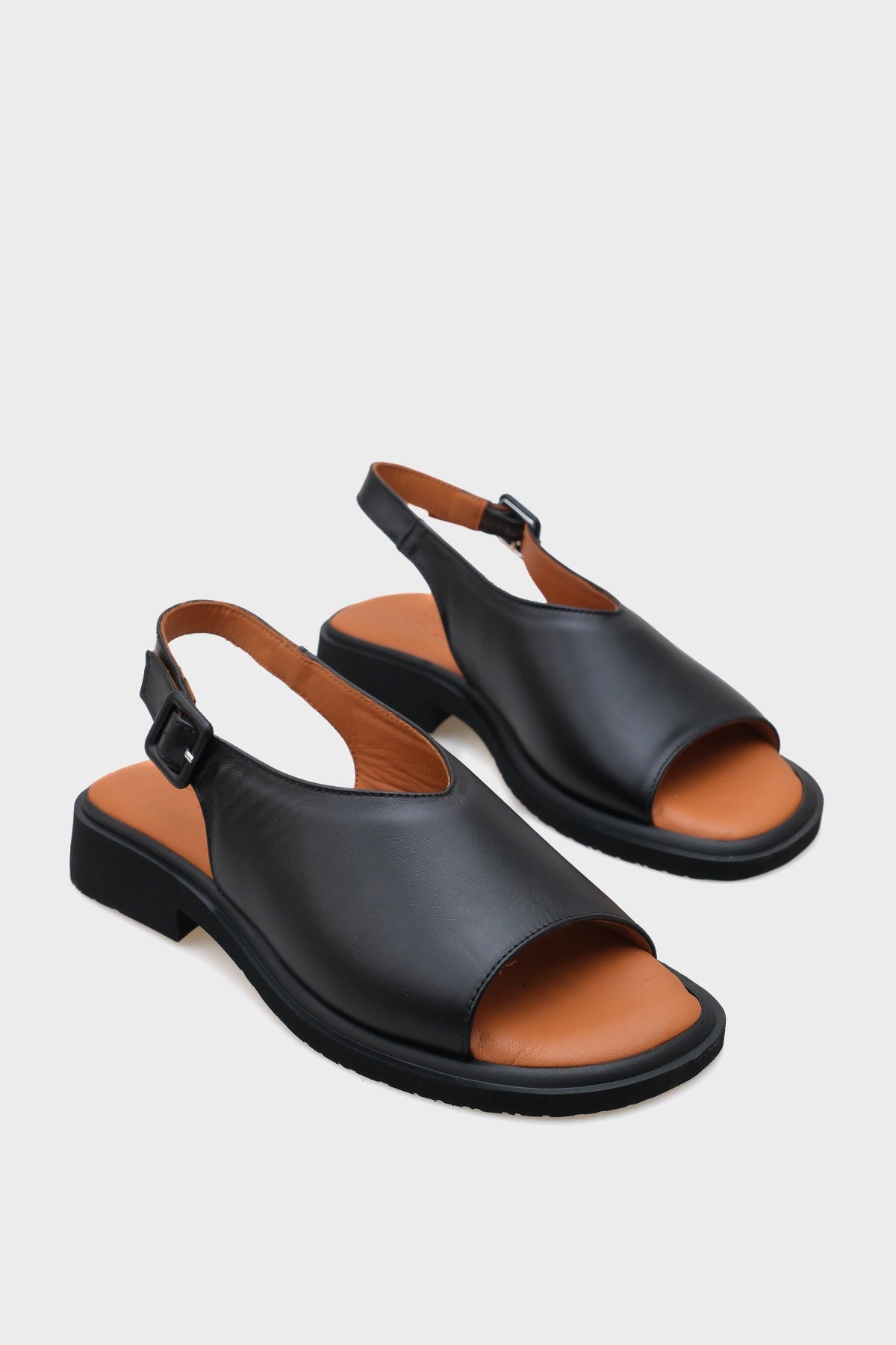 Cora Hakiki Deri Kısa Topuklu Konfor Tek Bantlı Kadın Sandalet