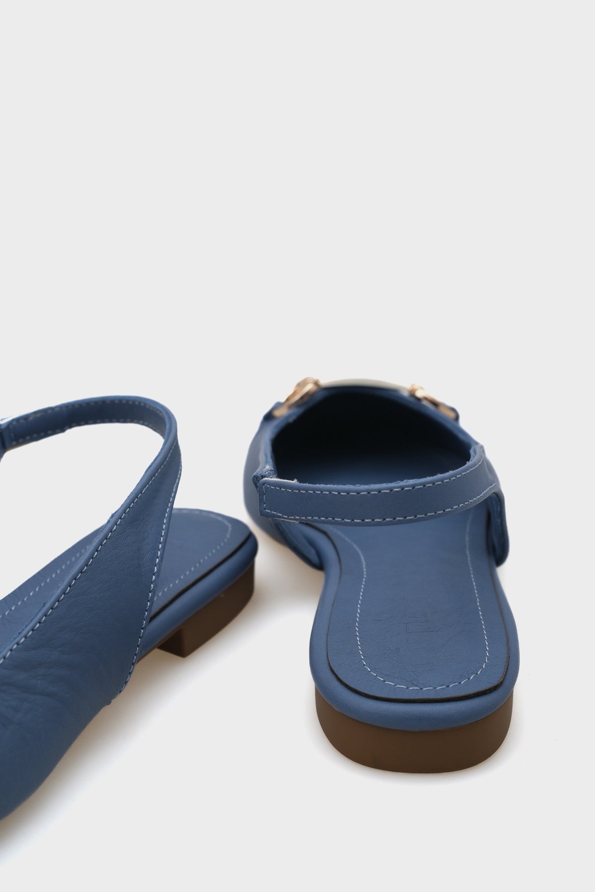 Bobby Hakiki Deri Sivri Burunlu Arkası Açık Tokalı Kadın Babet