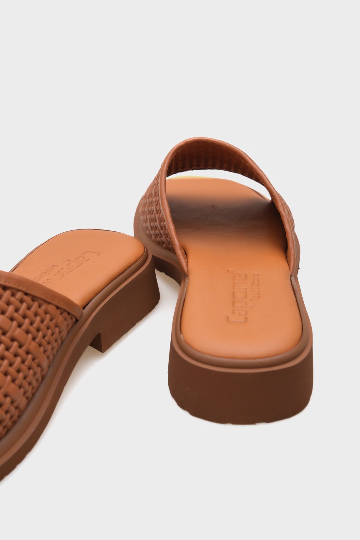 Cori Hakiki Deri Kısa Topuklu Konfor Tek Bantlı Kadın Terlik