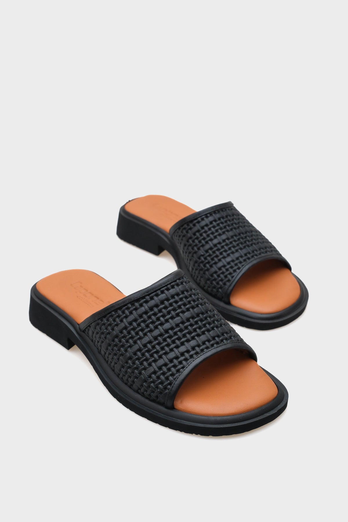 Cori Hakiki Deri Kısa Topuklu Konfor Tek Bantlı Kadın Terlik