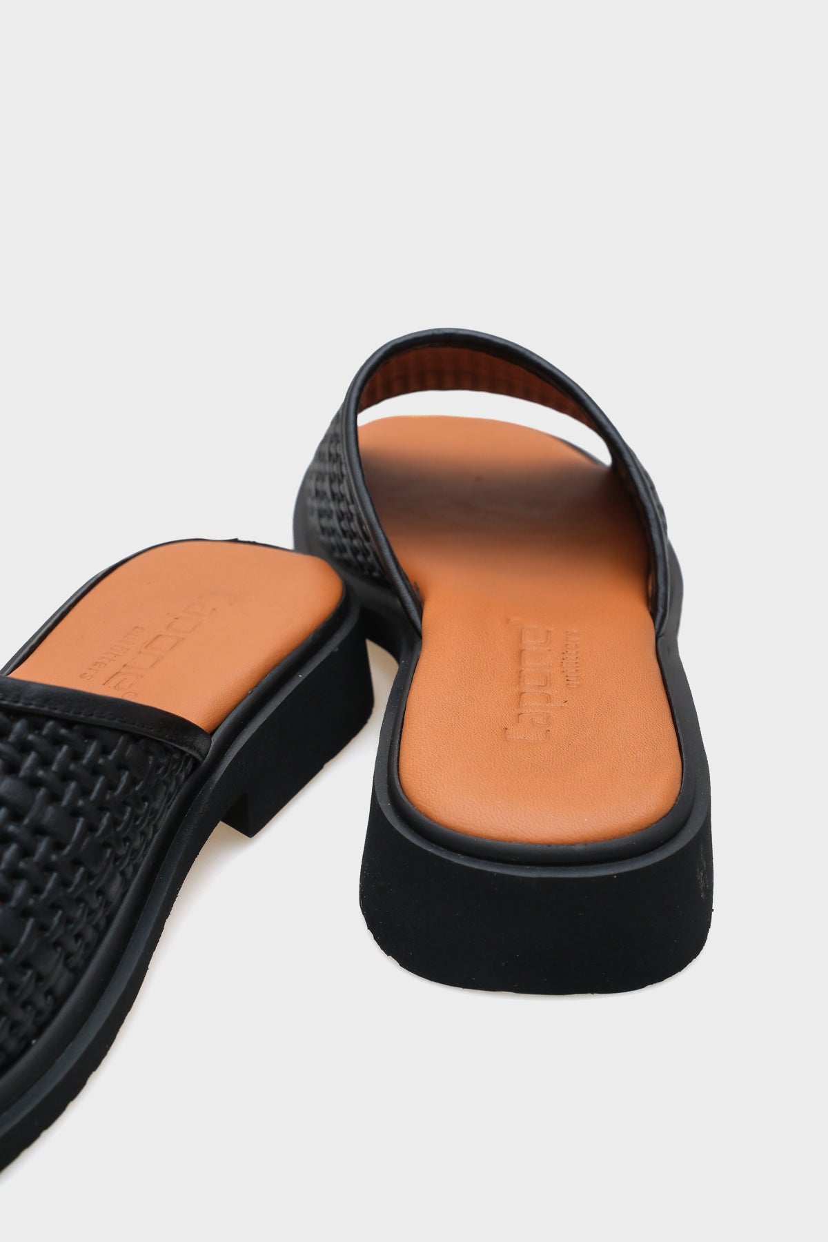 Cori Hakiki Deri Kısa Topuklu Konfor Tek Bantlı Kadın Terlik