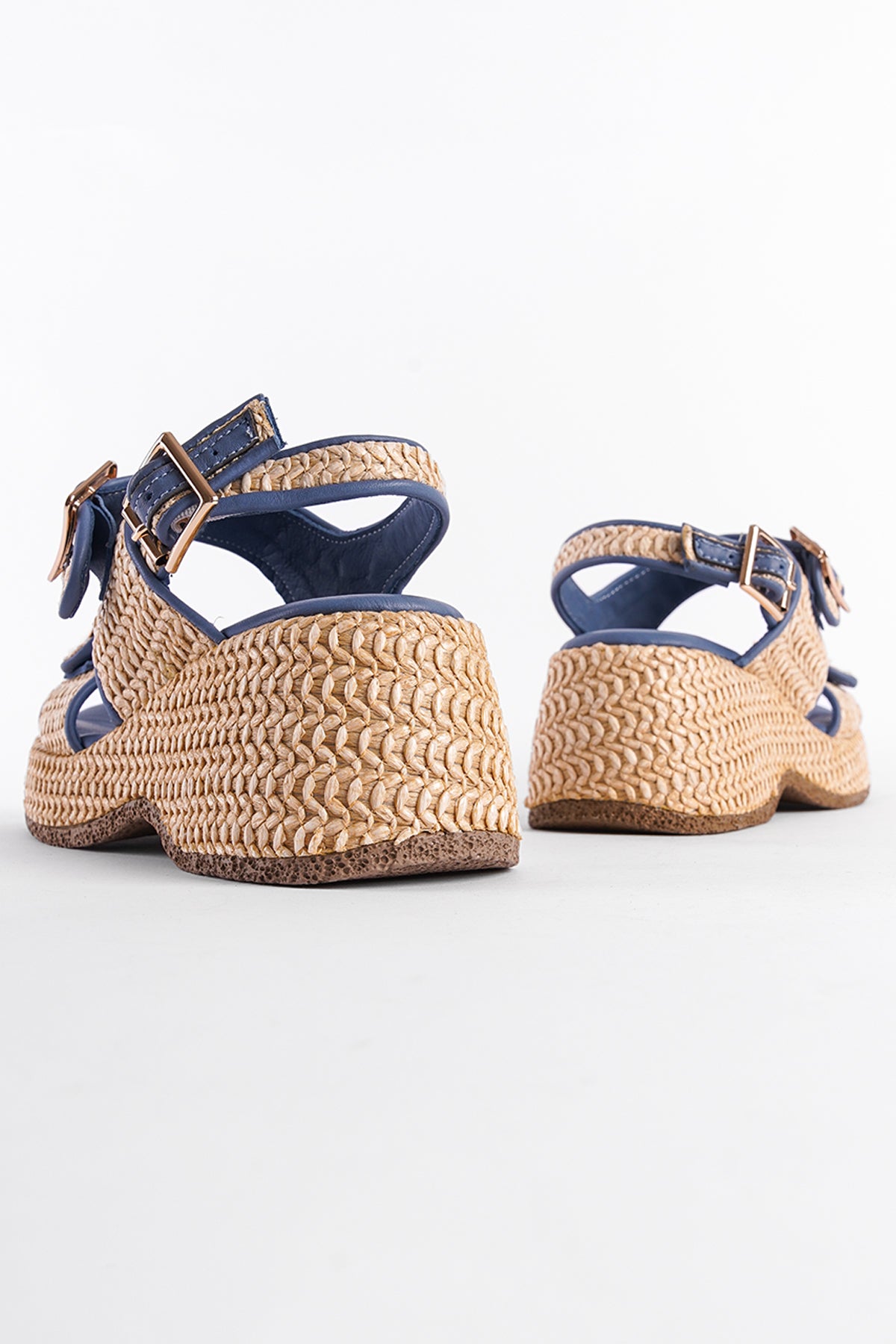 Hasır Tabanlı Hakiki Deri Çift Tokalı Komfort Kadın Sandalet