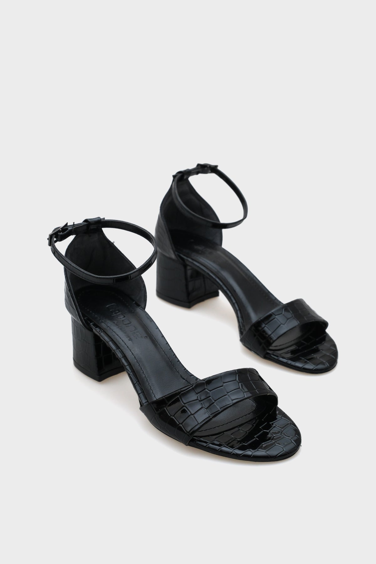 Elana Yuvarlak Burunlu Bilekten Bantlı Orta Topuklu Kadın Sandalet