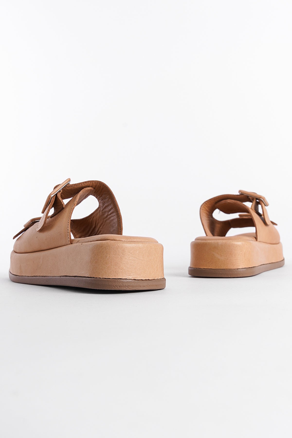 Hasır Hakiki Deri Tokalı Kadın Terlik