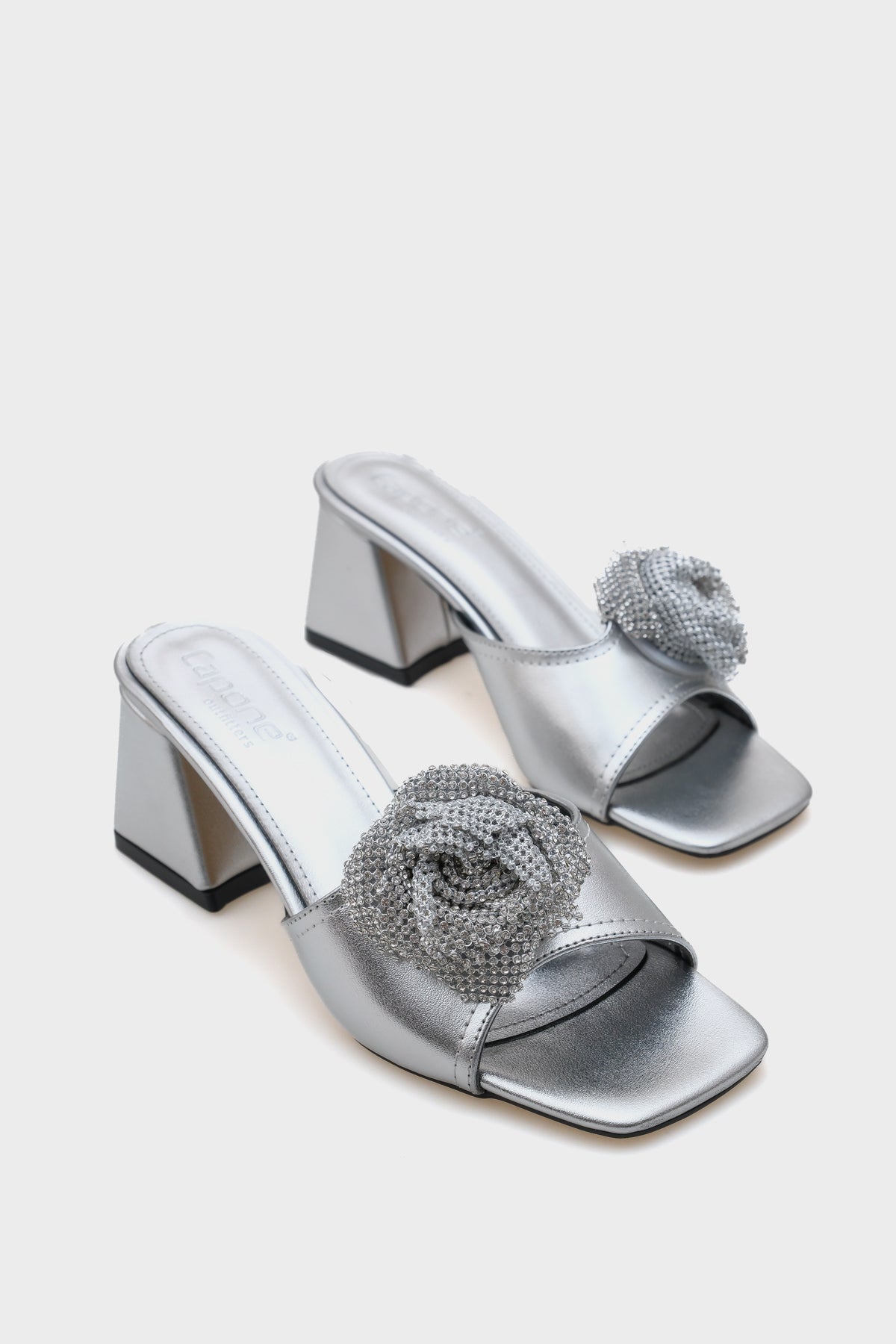 Naomi Orta Topuklu Taşlı Tokalı Kadın Terlik