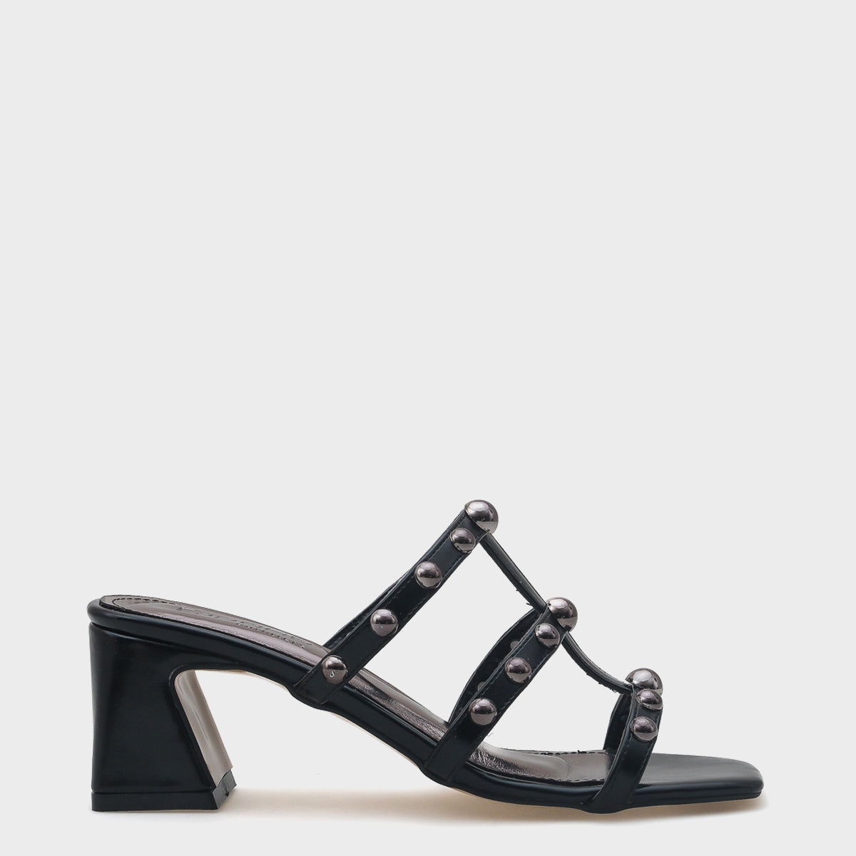 Nela Orta Topuklu Bantlı Metal Aksesuarlı Kadın Terlik