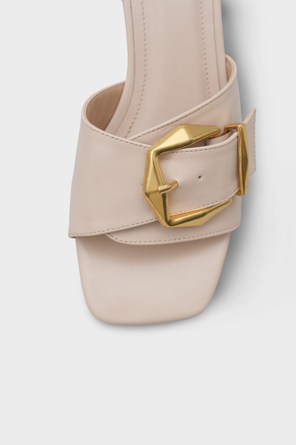 Susanne Orta Topuklu Metal Tokalı Kadın Terlik