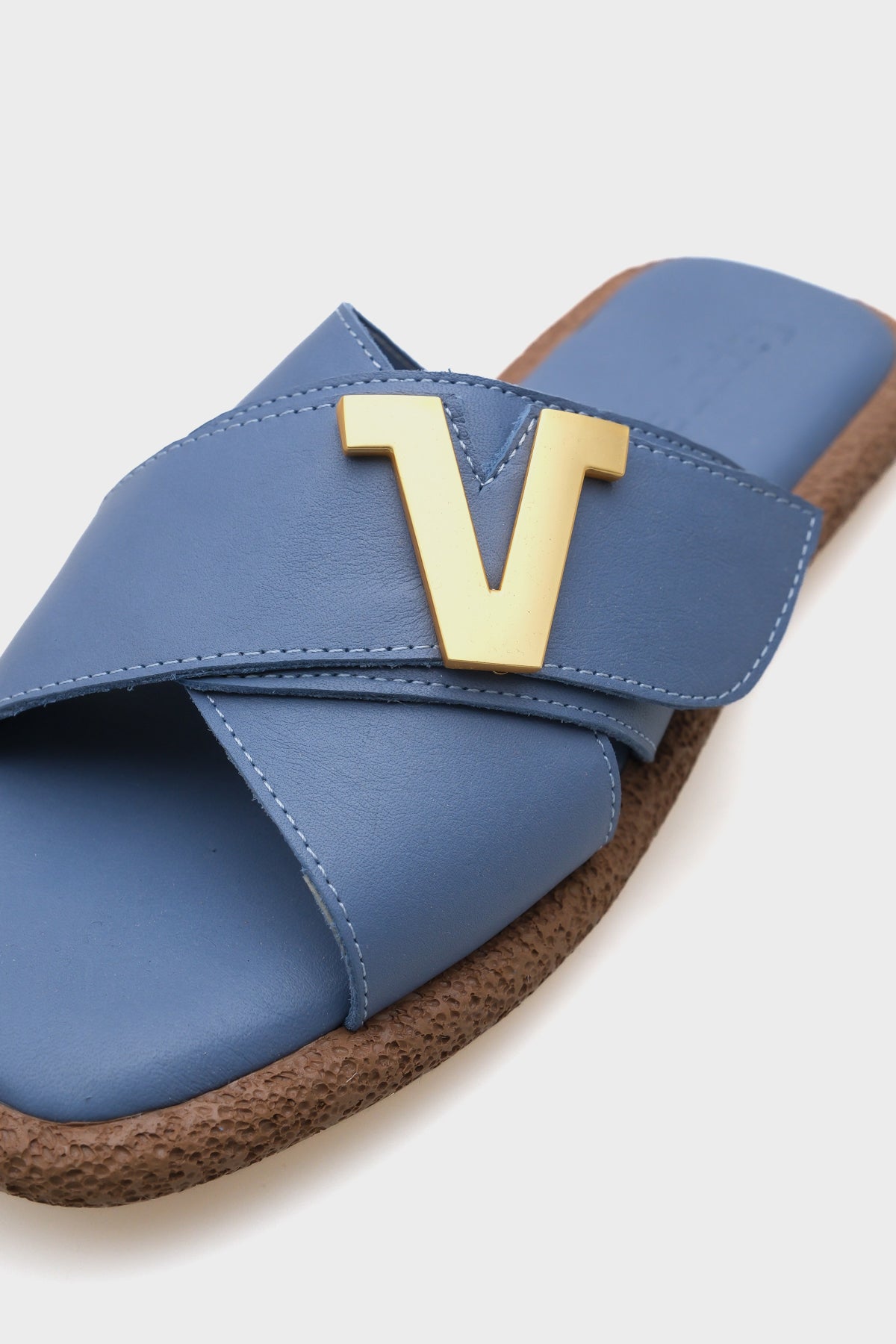 Kata Hakiki Deri Çapraz Bantlı V Tokalı Düz Topuklu Konfor Kadın Terlik