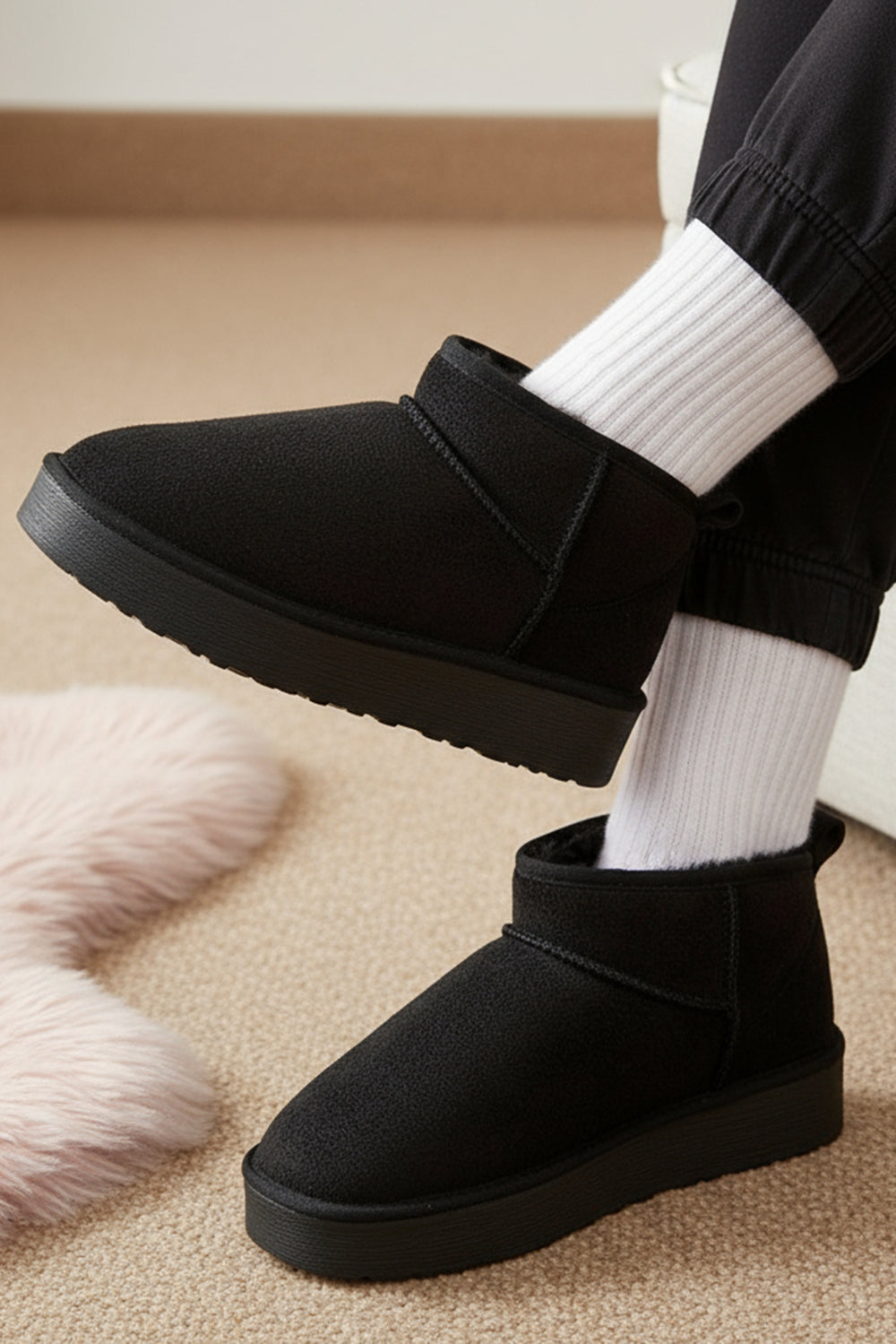 Raina Kalın Tabanlı Yuvarlak Burunlu Kürklü Kısa Kadın Bot