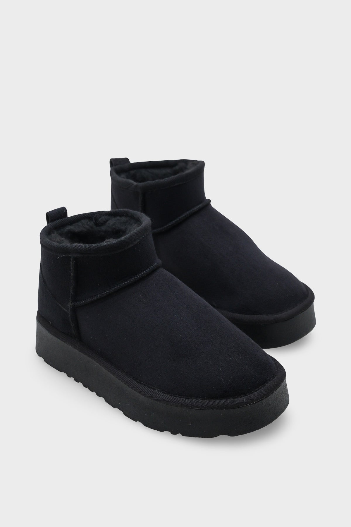Raina Kalın Tabanlı Yuvarlak Burunlu Kürklü Kısa Kadın Bot