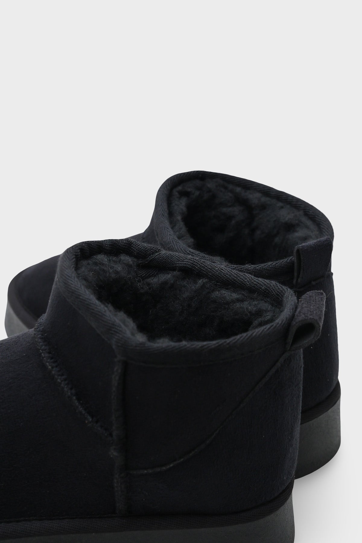 Raina Kalın Tabanlı Yuvarlak Burunlu Kürklü Kısa Kadın Bot