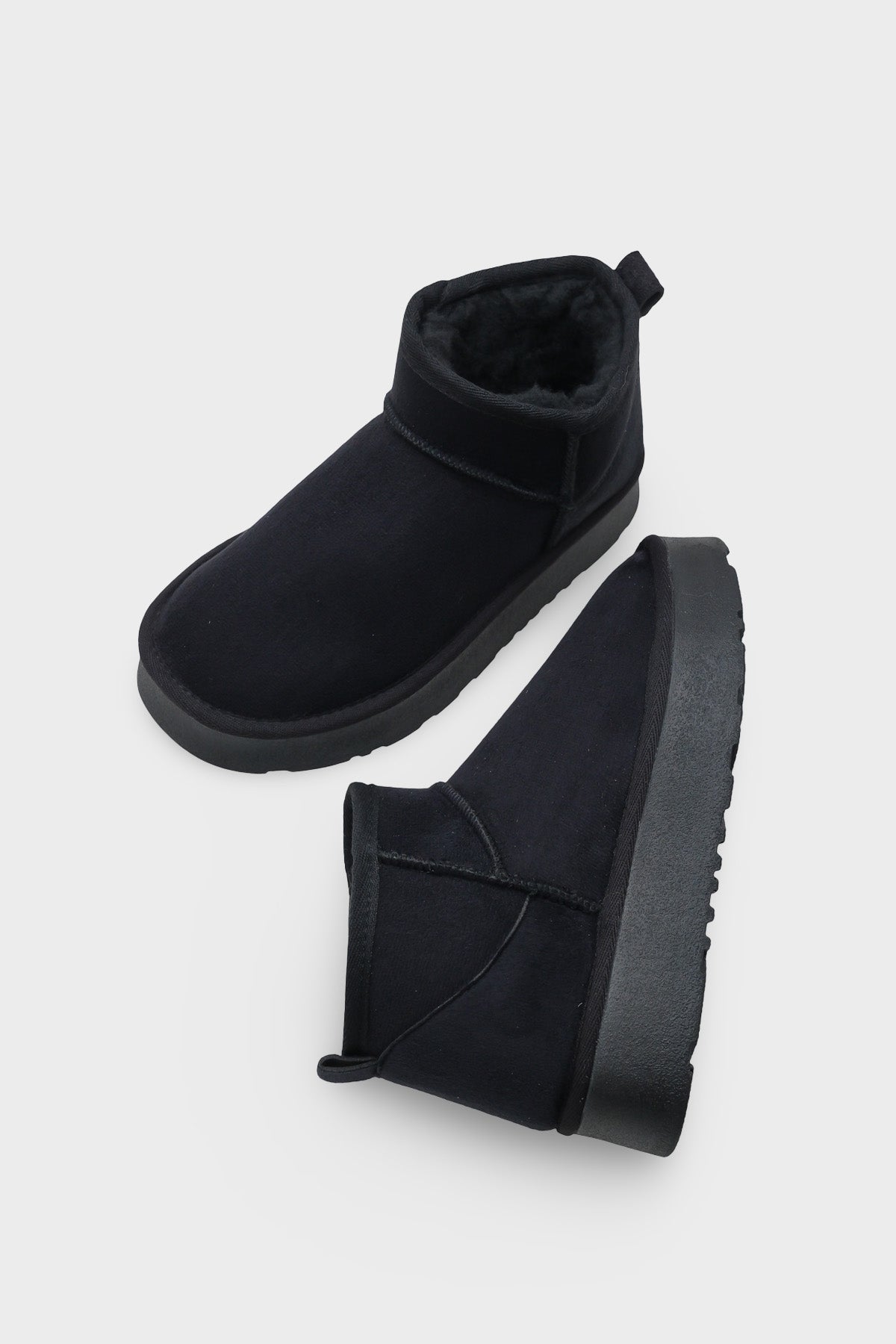 Raina Kalın Tabanlı Yuvarlak Burunlu Kürklü Kısa Kadın Bot